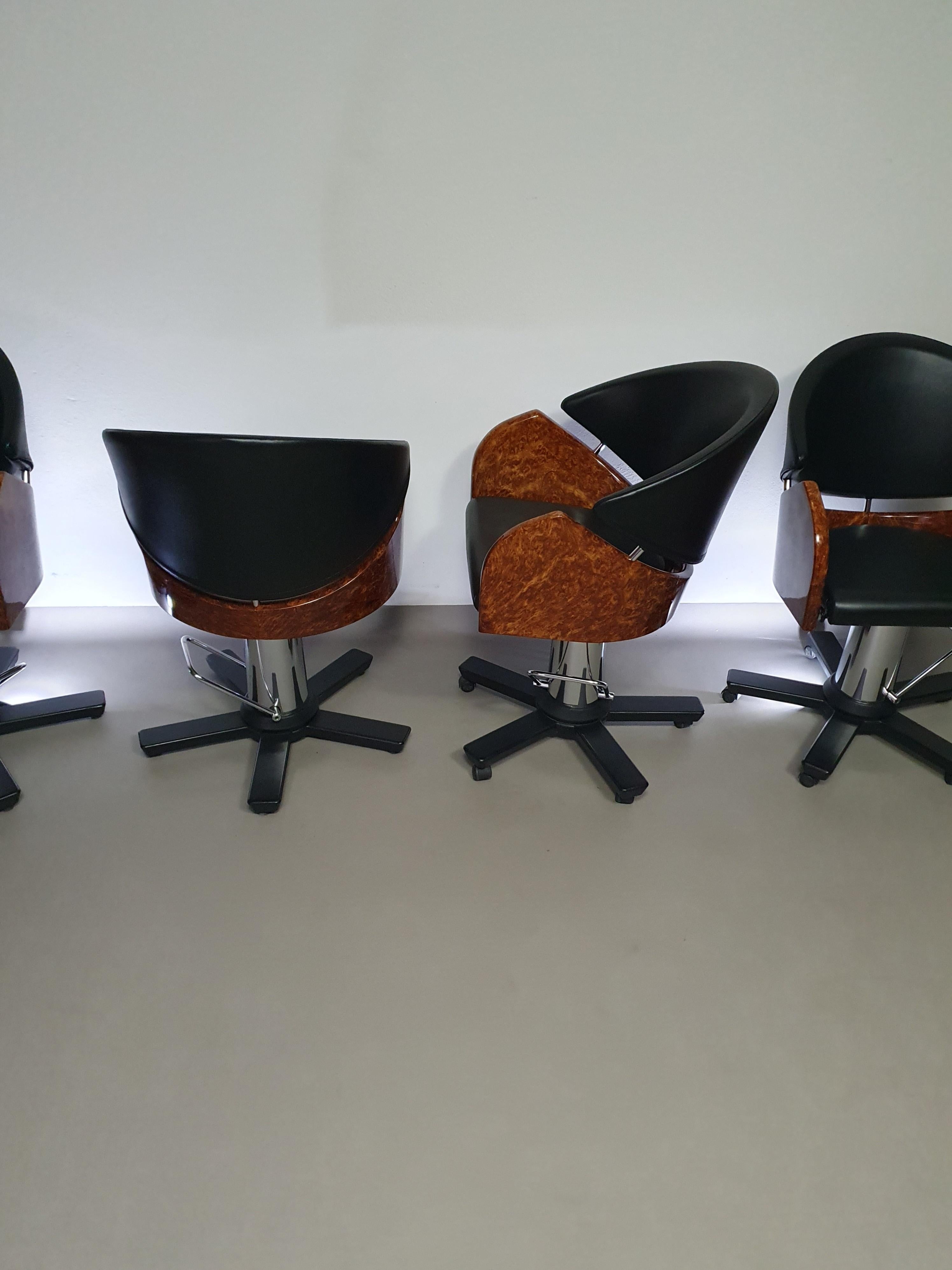 4 x 80er Jahre italienischer Friseurstuhl, höhenverstellbar (Italienisch) im Angebot