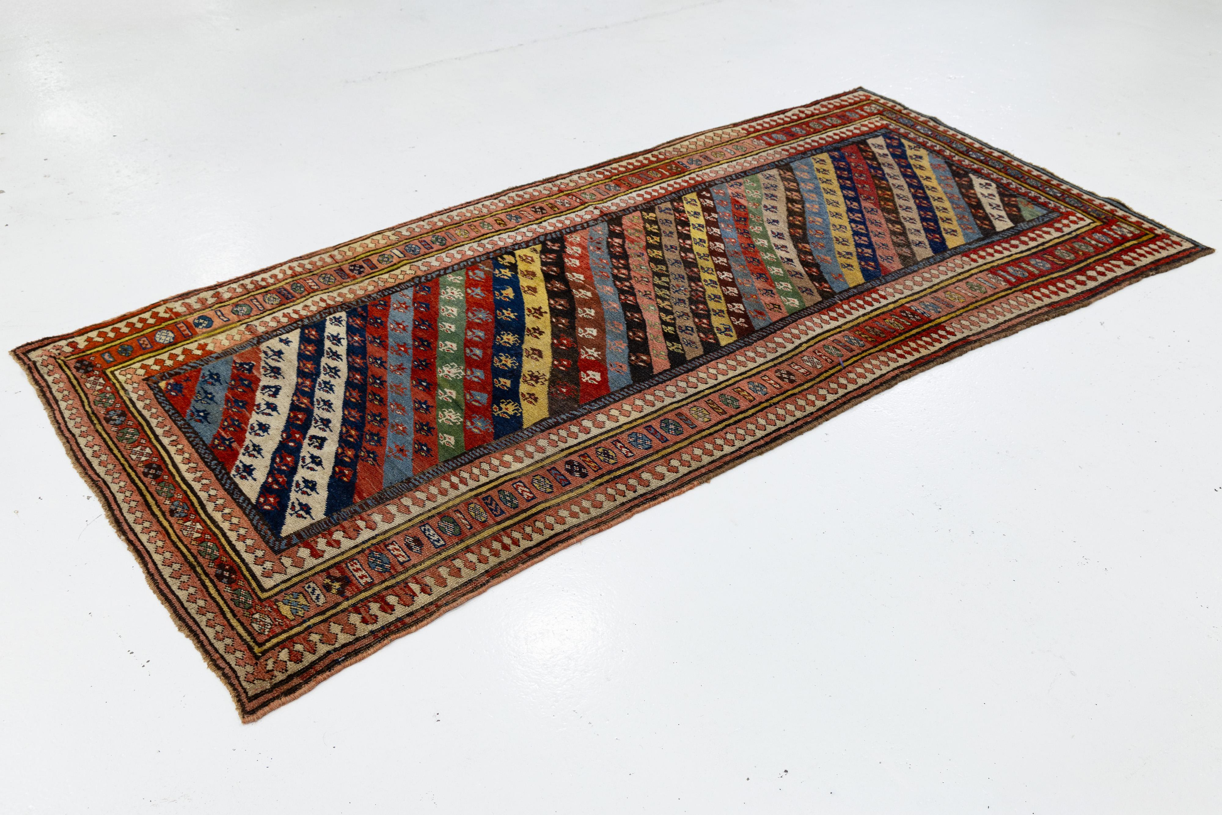 Perse 4 x 9 Ancien tapis persan en laine Afshar fait à la main avec motif multicolore Allover en vente