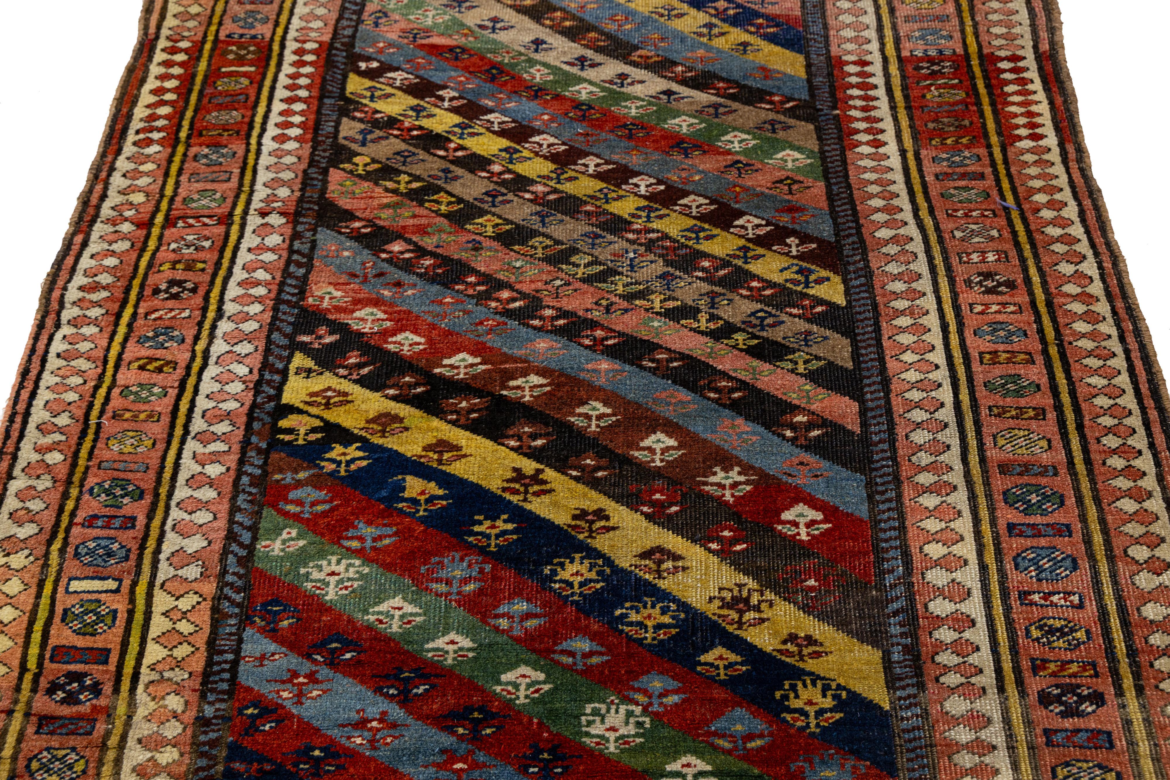 Laine 4 x 9 Ancien tapis persan en laine Afshar fait à la main avec motif multicolore Allover en vente