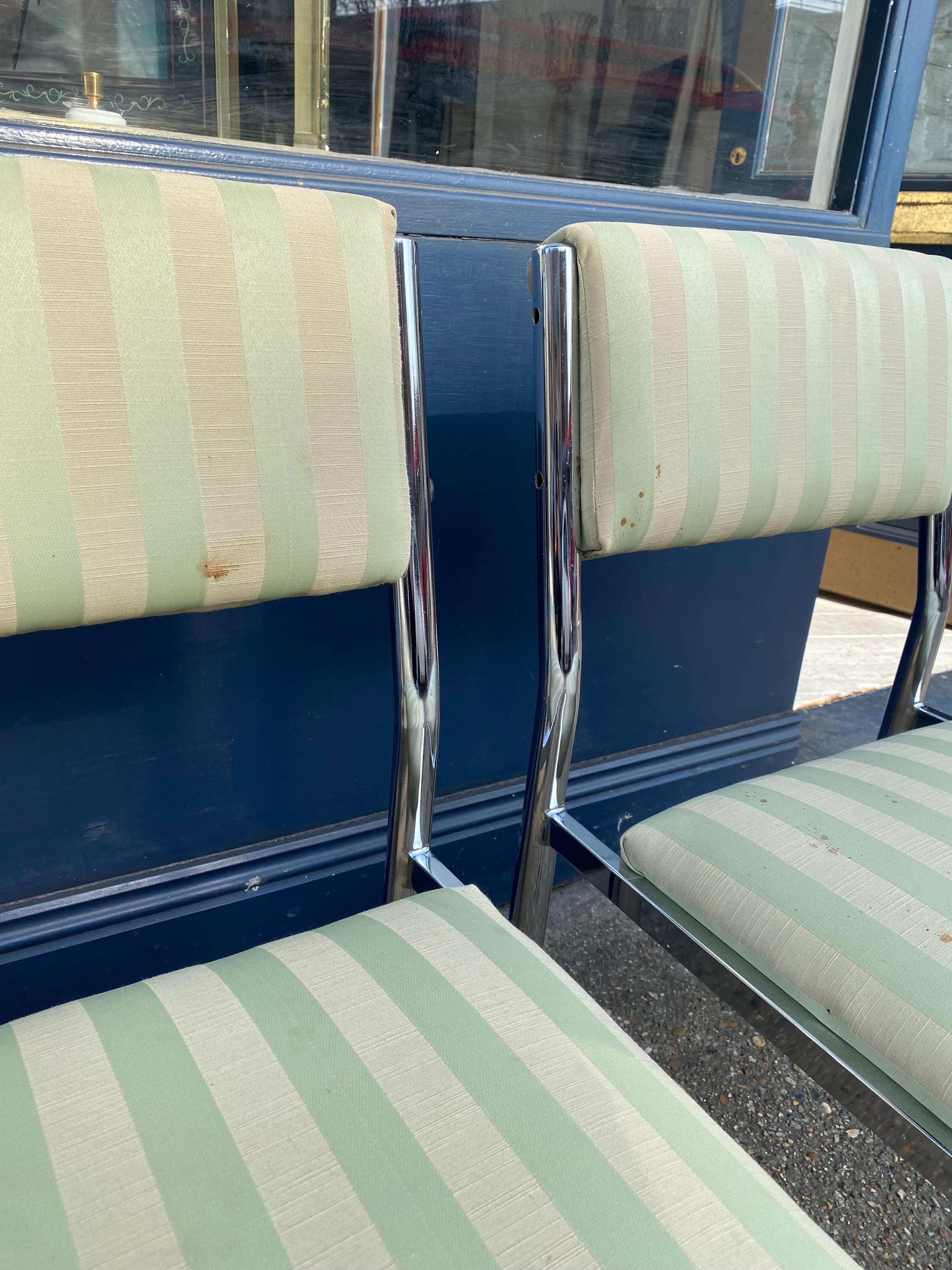4 x Chrom-Esszimmerstühle 1970er Hollywood Regency Modernistischer Vintage-Tisch Italienisch im Angebot 7