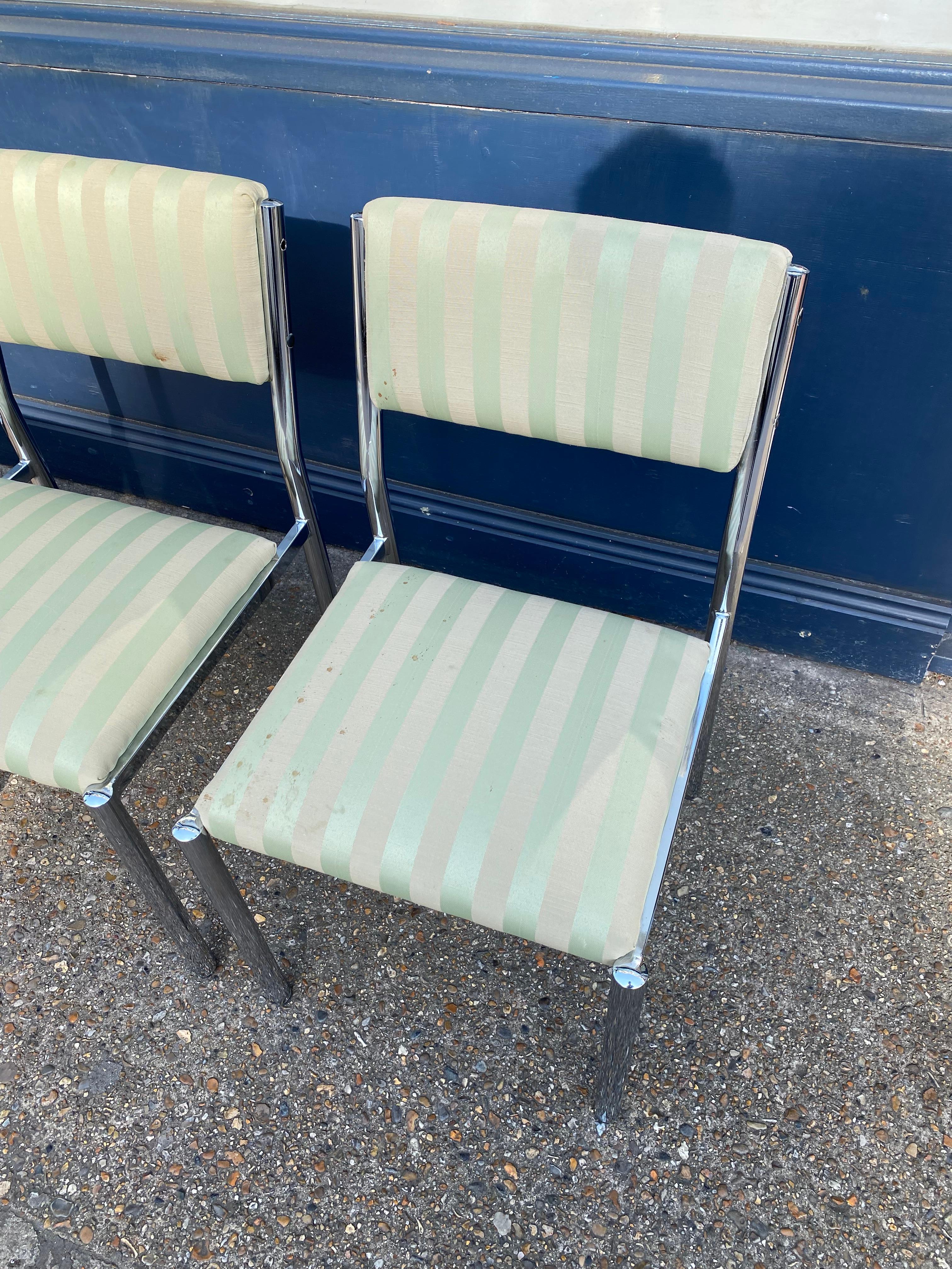 4 x Chrom-Esszimmerstühle 1970er Hollywood Regency Modernistischer Vintage-Tisch Italienisch im Angebot 1