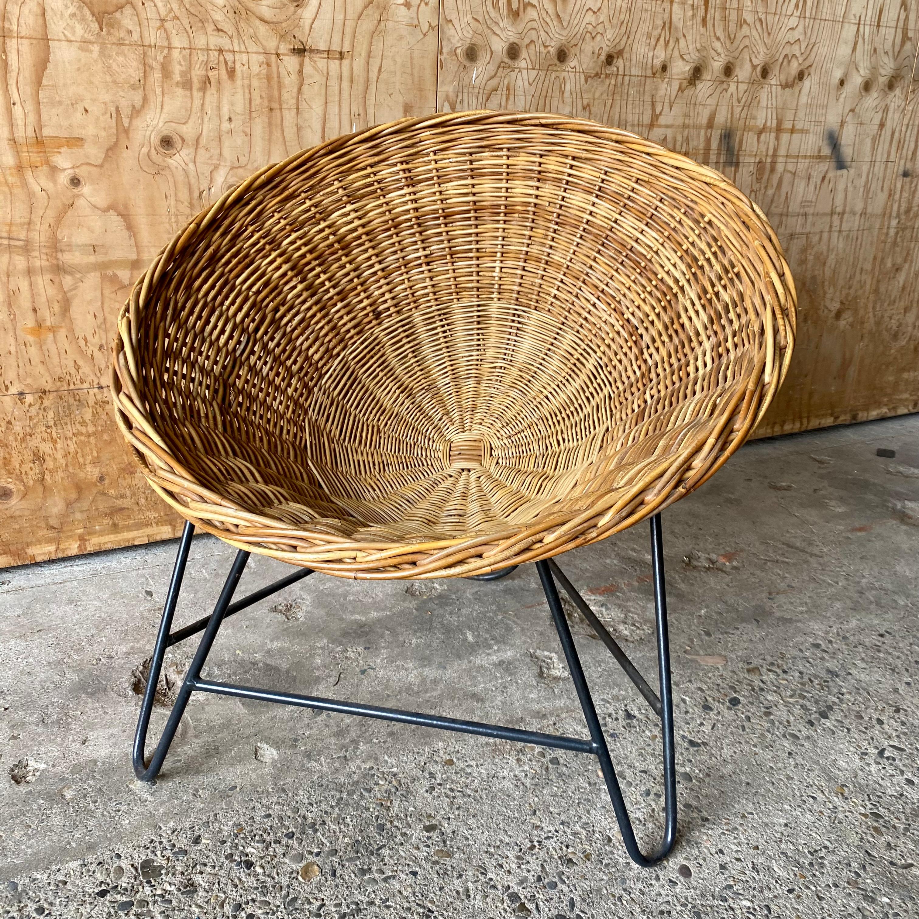4 x Mathieu Matégot Lounge-Stühle aus Korbgeflecht, Frankreich 1950 im Angebot 1