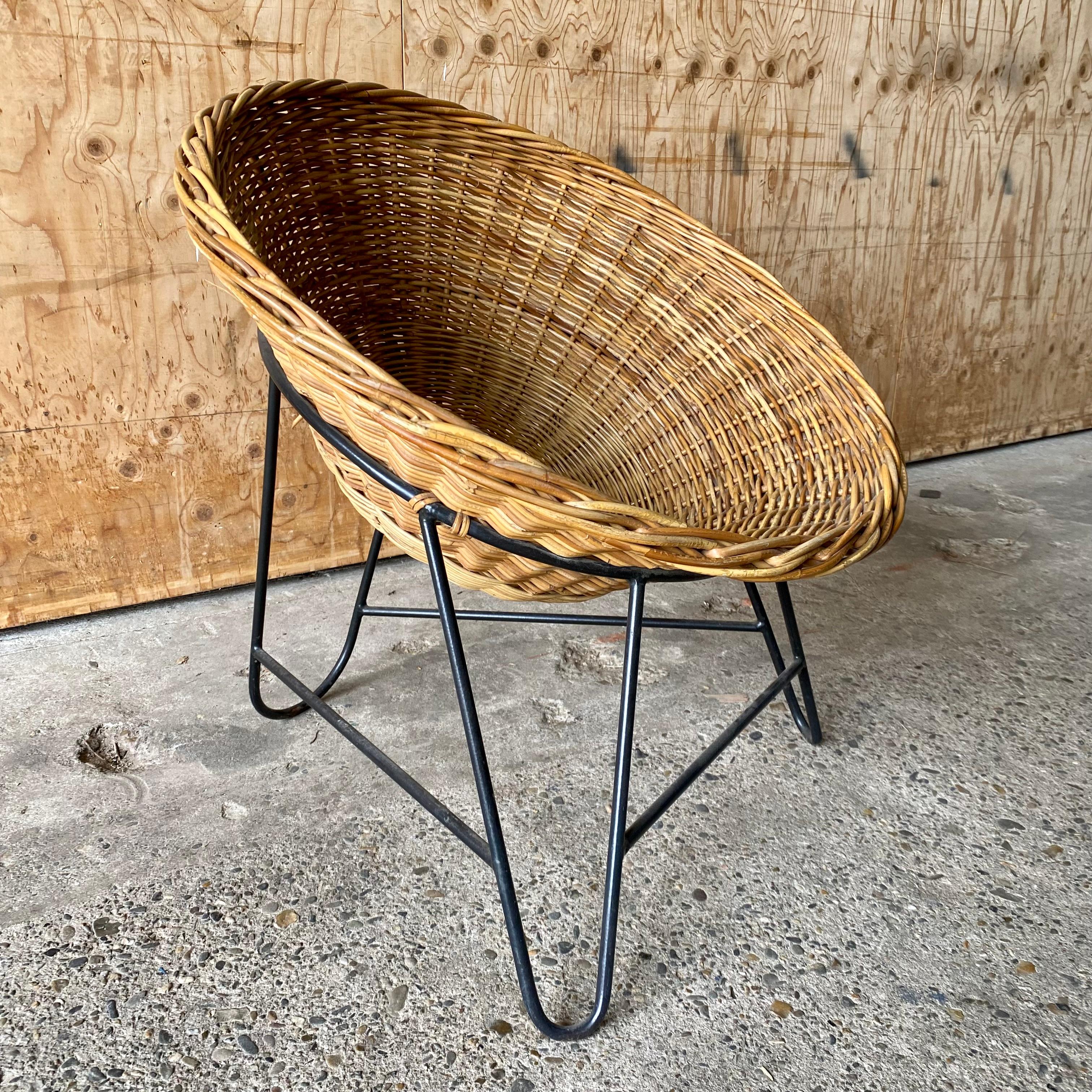 4 x Mathieu Matégot Wicker Lounge Chairs, France 1950 3