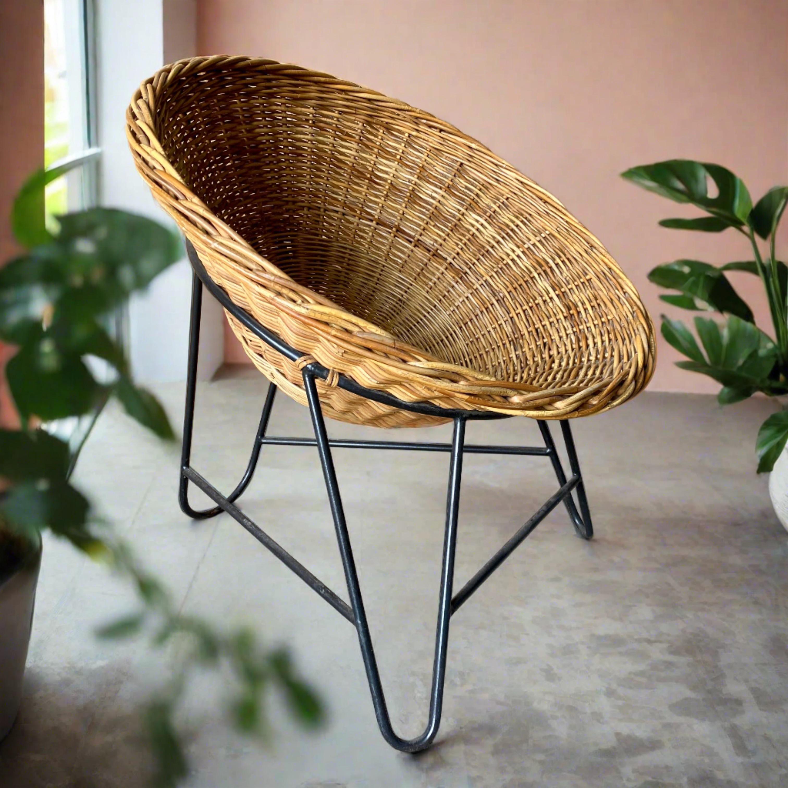 4 x Mathieu Matégot Lounge-Stühle aus Korbgeflecht, Frankreich 1950 (Handgewebt) im Angebot