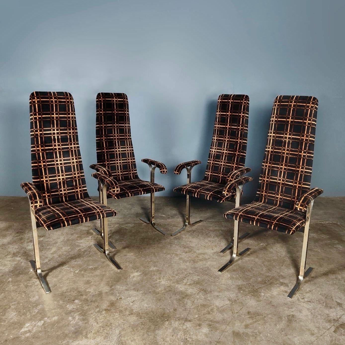 New Stock ✅

4 x Mid Century Pieff Lisse Velvet Brass Geometric Dining Chairs Vintage Retro MCM

A very rare set of four beautiful high backed Lisse dining chairs featuring brass gold frames and they are beautifully upholstered in black, brown and
