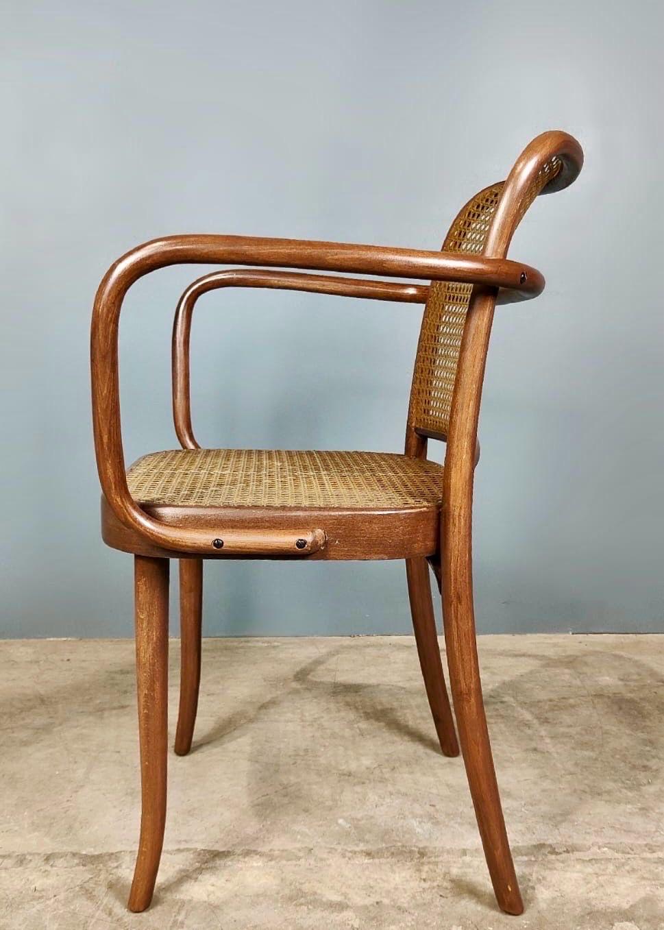 New Stock ✅

4 x Model Prague 811 Walnut Dining Chairs by Josef Frank & Josef Hoffmann for Thonet by Stendig

This set of four vintage mid century Bentwood Prague Model 811 cafe dining chair were originally designed by Austrian architects Josef
