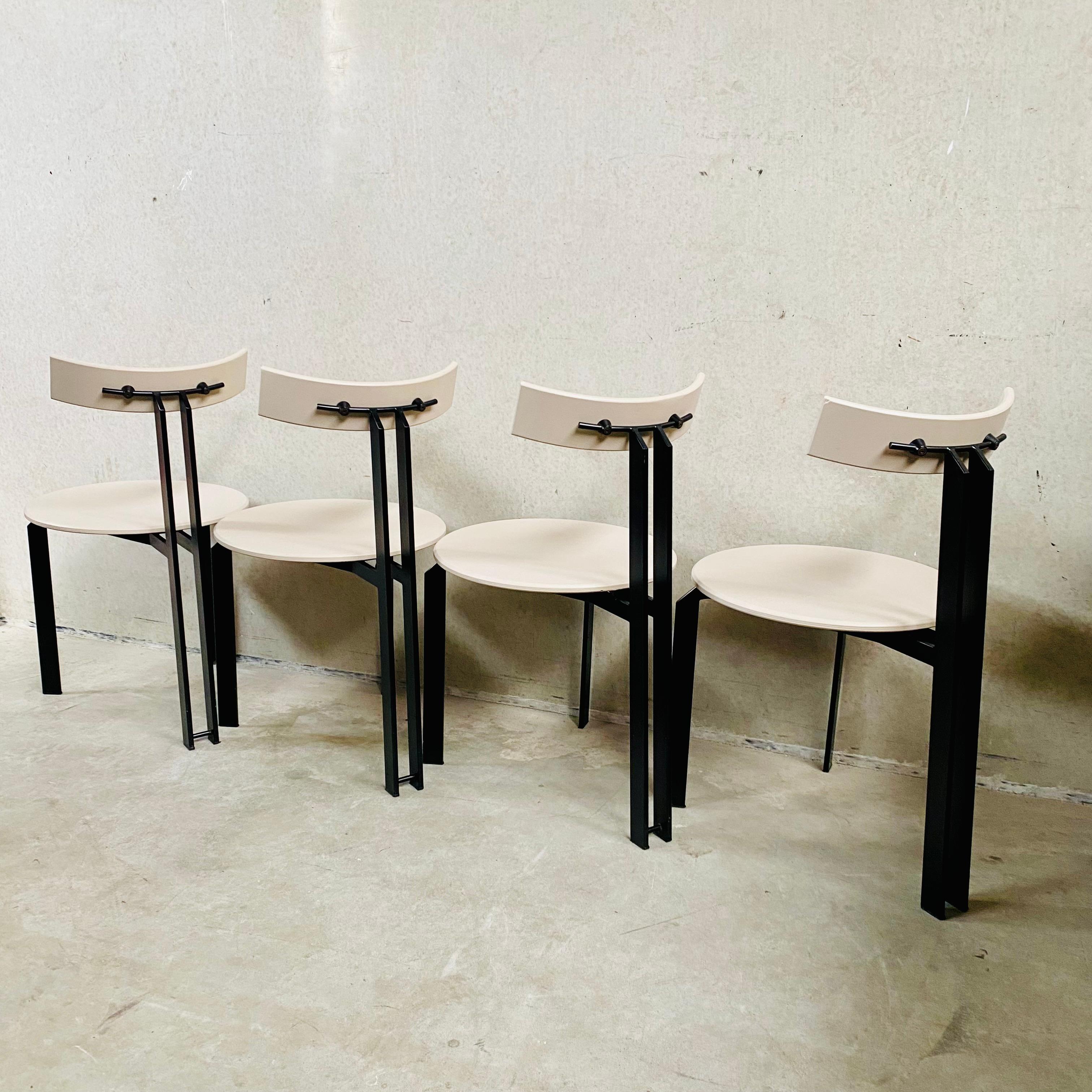 Postmoderne 4 chaises de salle à manger ZETA brutalistes de Martin Haksteen pour Harvink, Pays-Bas  en vente