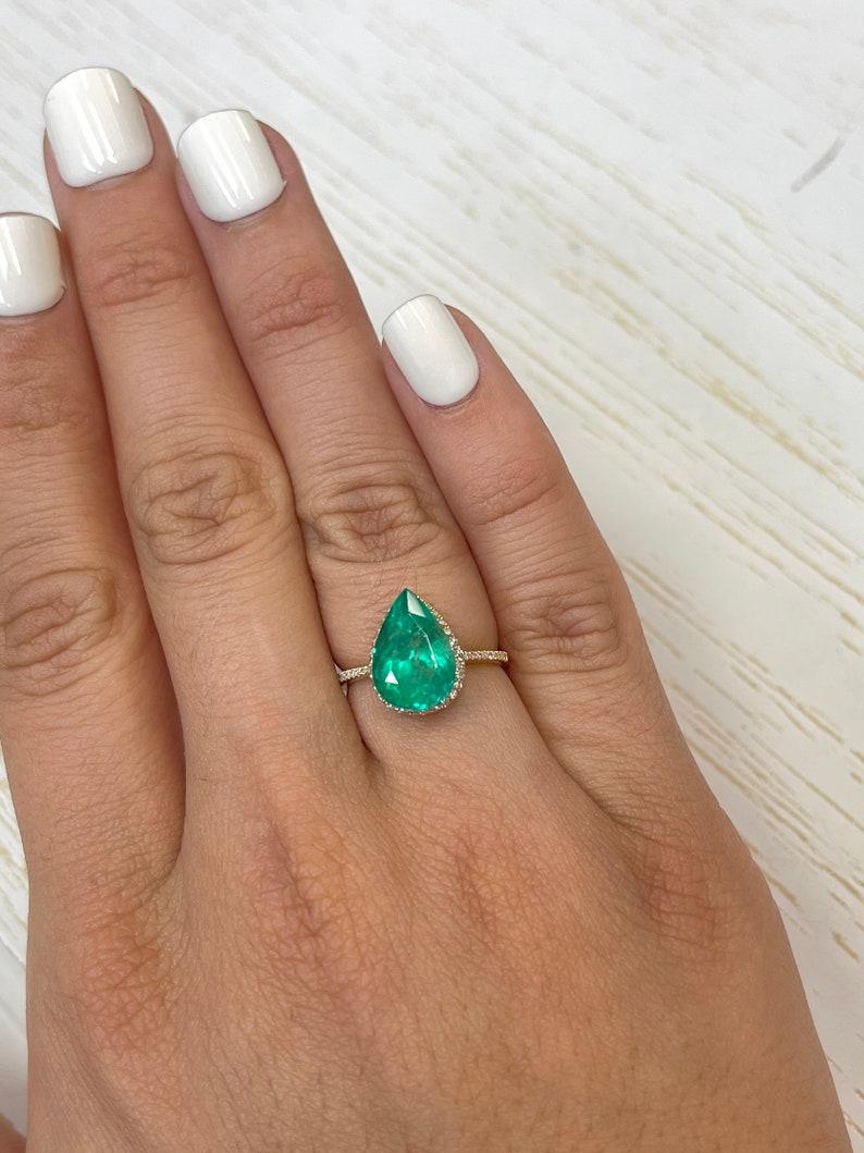4,0 Carati 13x9 Smeraldo colombiano verde giallastro - Gemma di maggio con taglio a pera in vendita 2