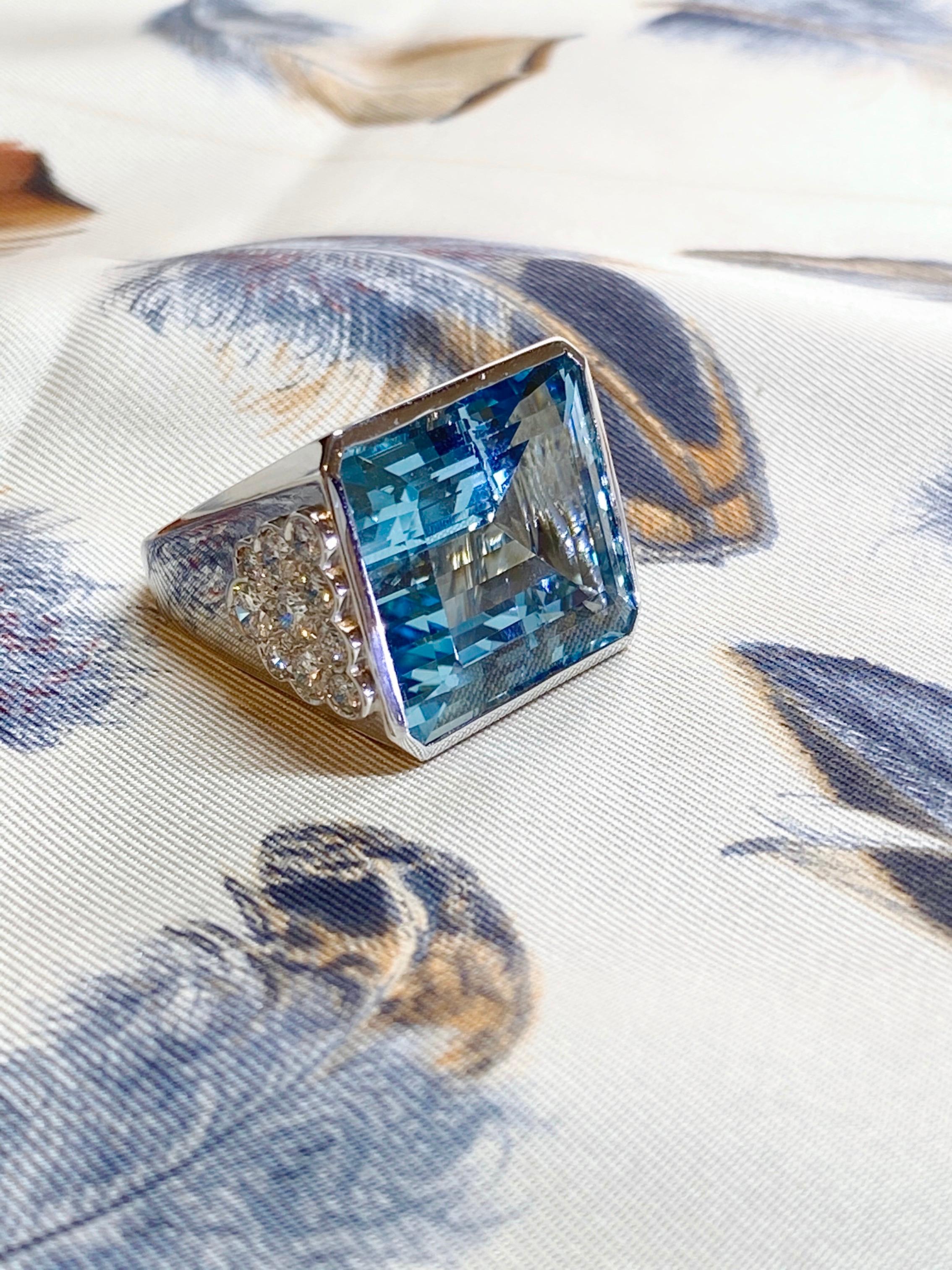 40 Carat Aquamarine and Diamond Cocktail Ring For Sale 3