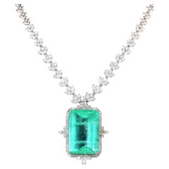 40 Carat Colombian Emerald Necklace with 22 Carats Natural Diamond 18K Gold