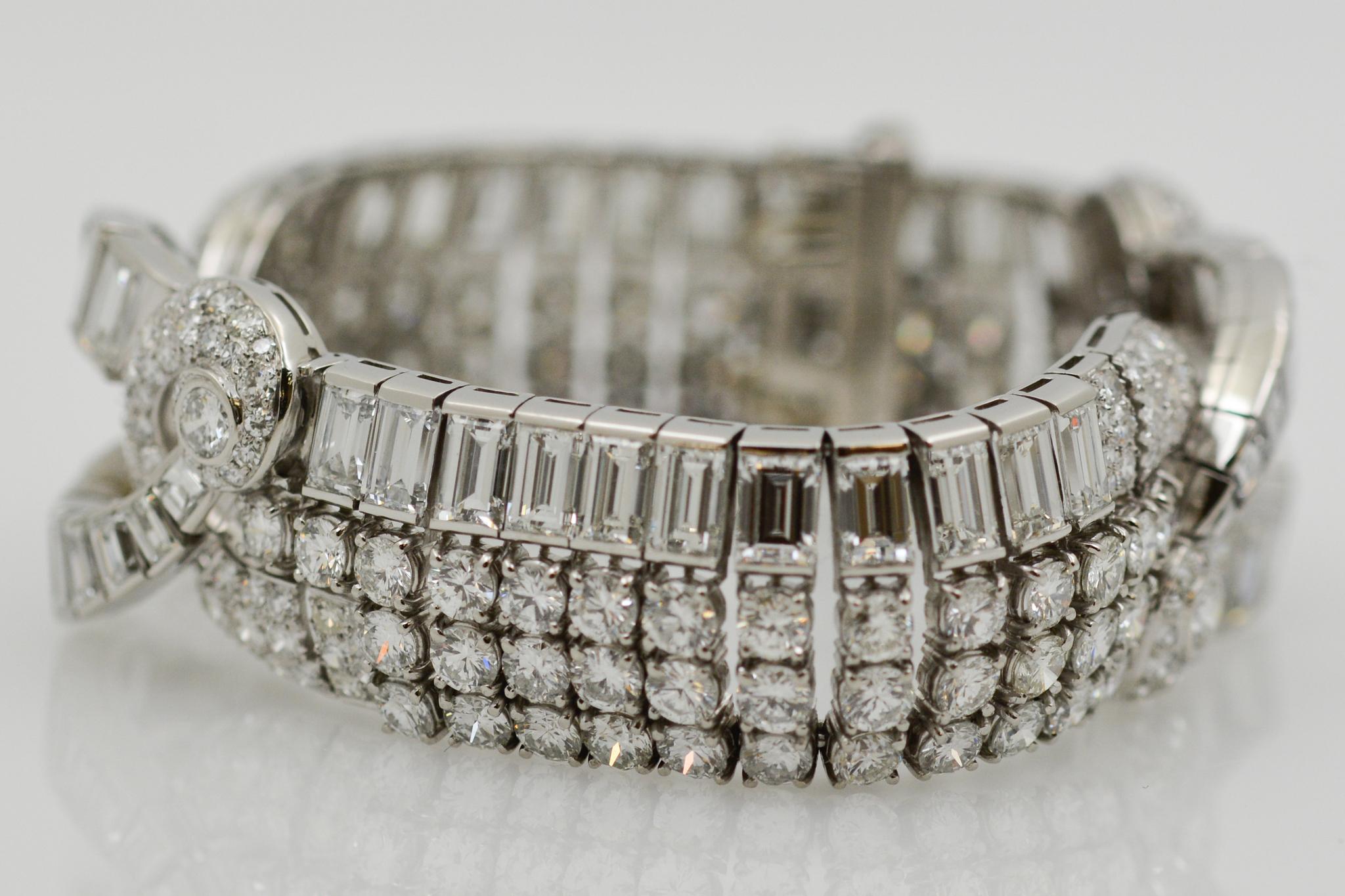 Round Cut 40 Carat Diamond and Platinum Art Deco Bracelet
