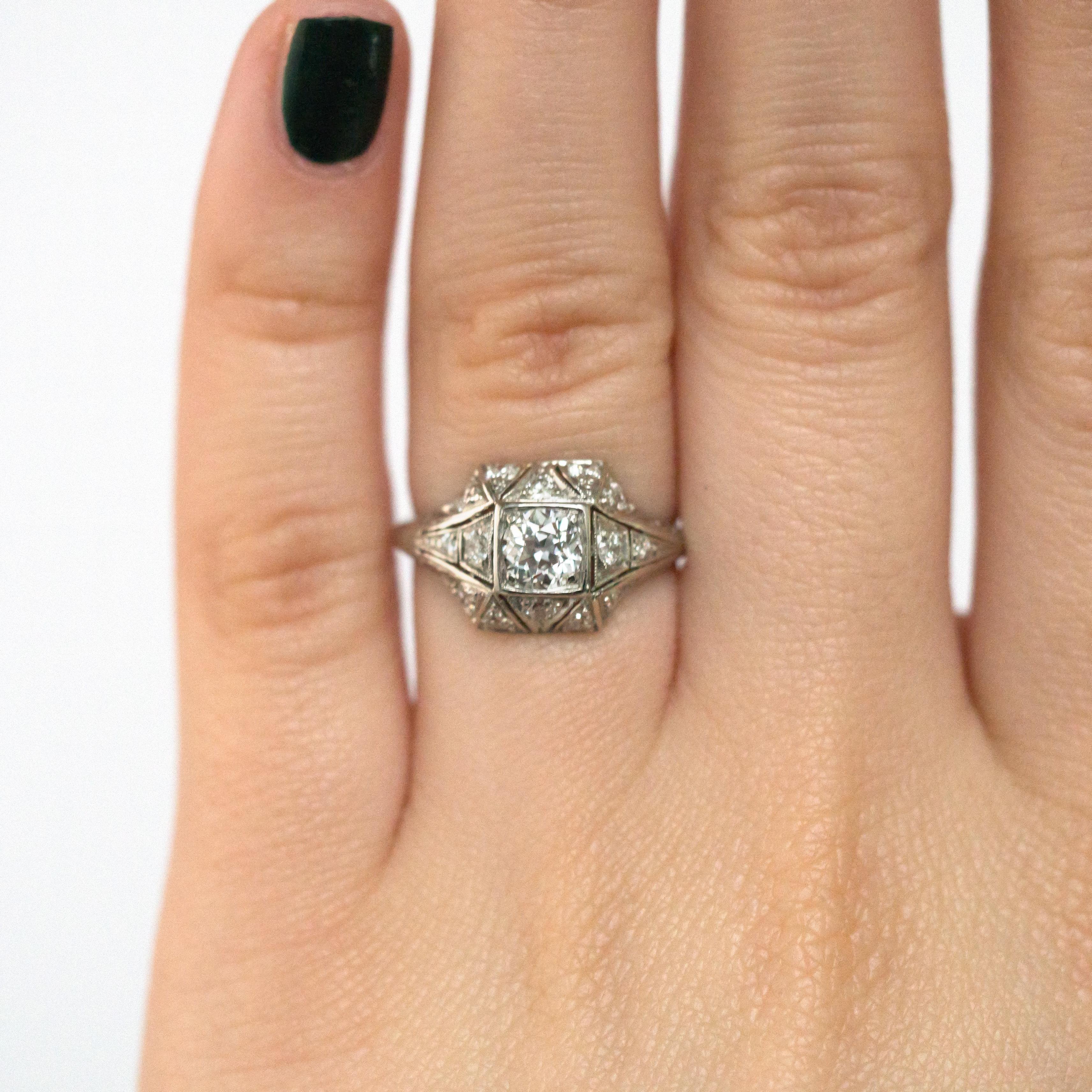 Bague de fiançailles en platine avec diamants de 0,40 carat en vente 1