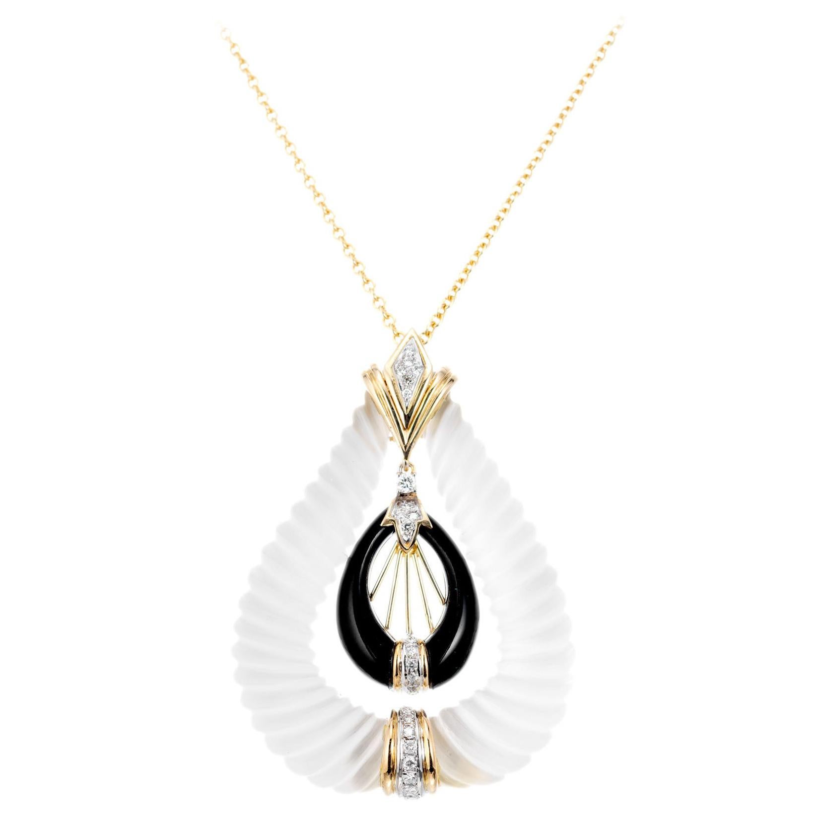 .40 Carat Diamond Quartz Onyx Yellow Gold Pendant Necklace For Sale