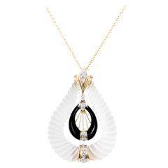 Vintage .40 Carat Diamond Quartz Onyx Yellow Gold Pendant Necklace