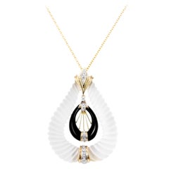 Retro .40 Carat Diamond Quartz Onyx Yellow Gold Pendant Necklace