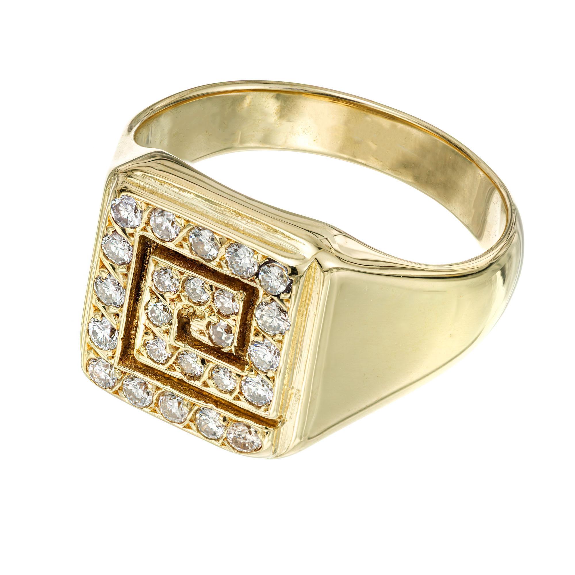 Taille ronde Bague unisexe à motif de clé grecque en or jaune avec diamants de 0,40 carat en vente