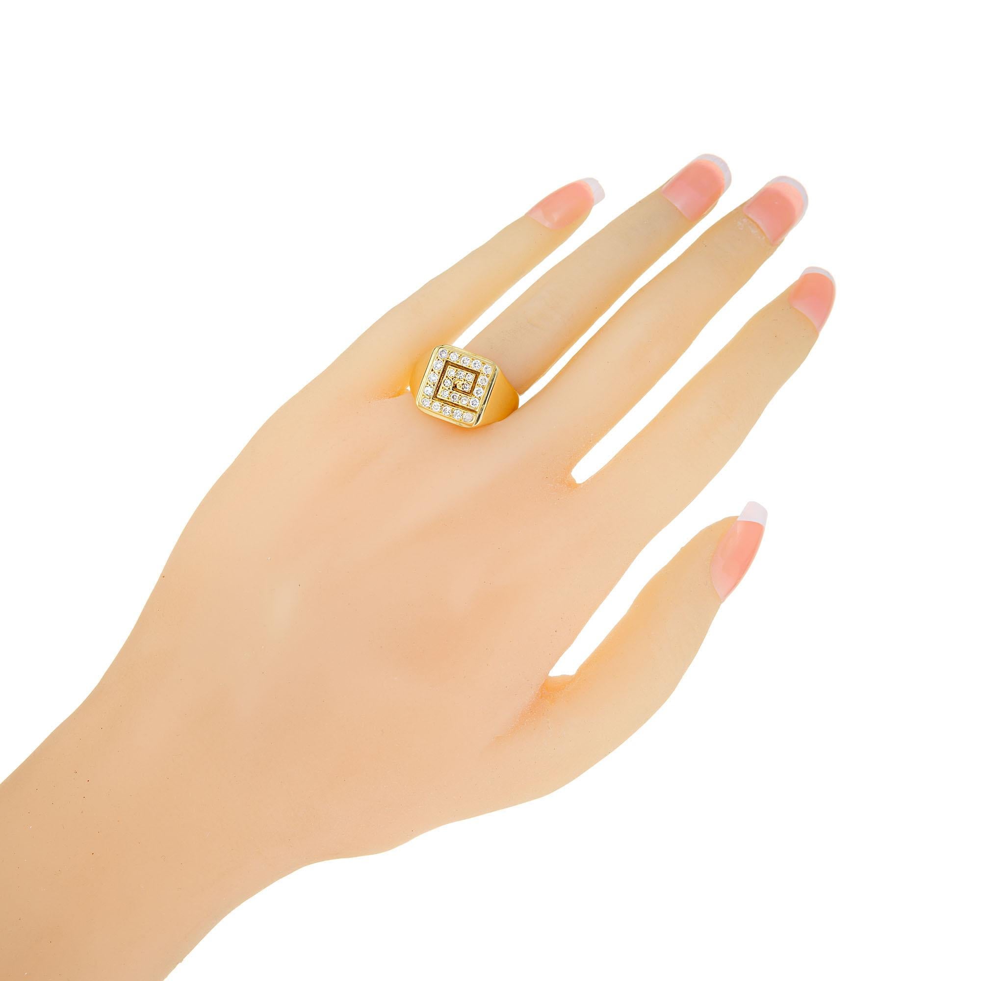 Bague unisexe à motif de clé grecque en or jaune avec diamants de 0,40 carat en vente 2