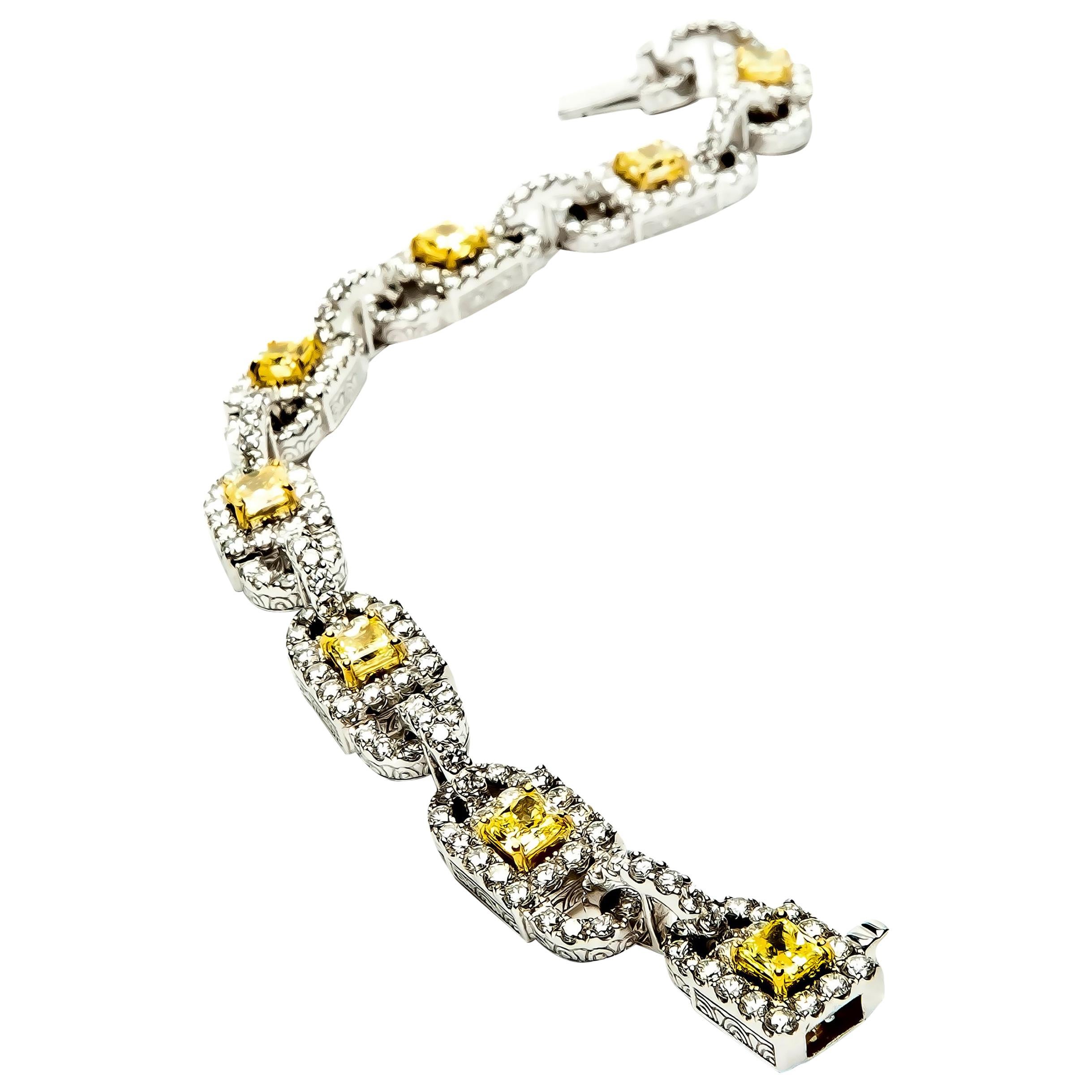 4.0 Carat Fancy Intense Yellow or VS1 Diamond Gold Link Bracelet For Sale