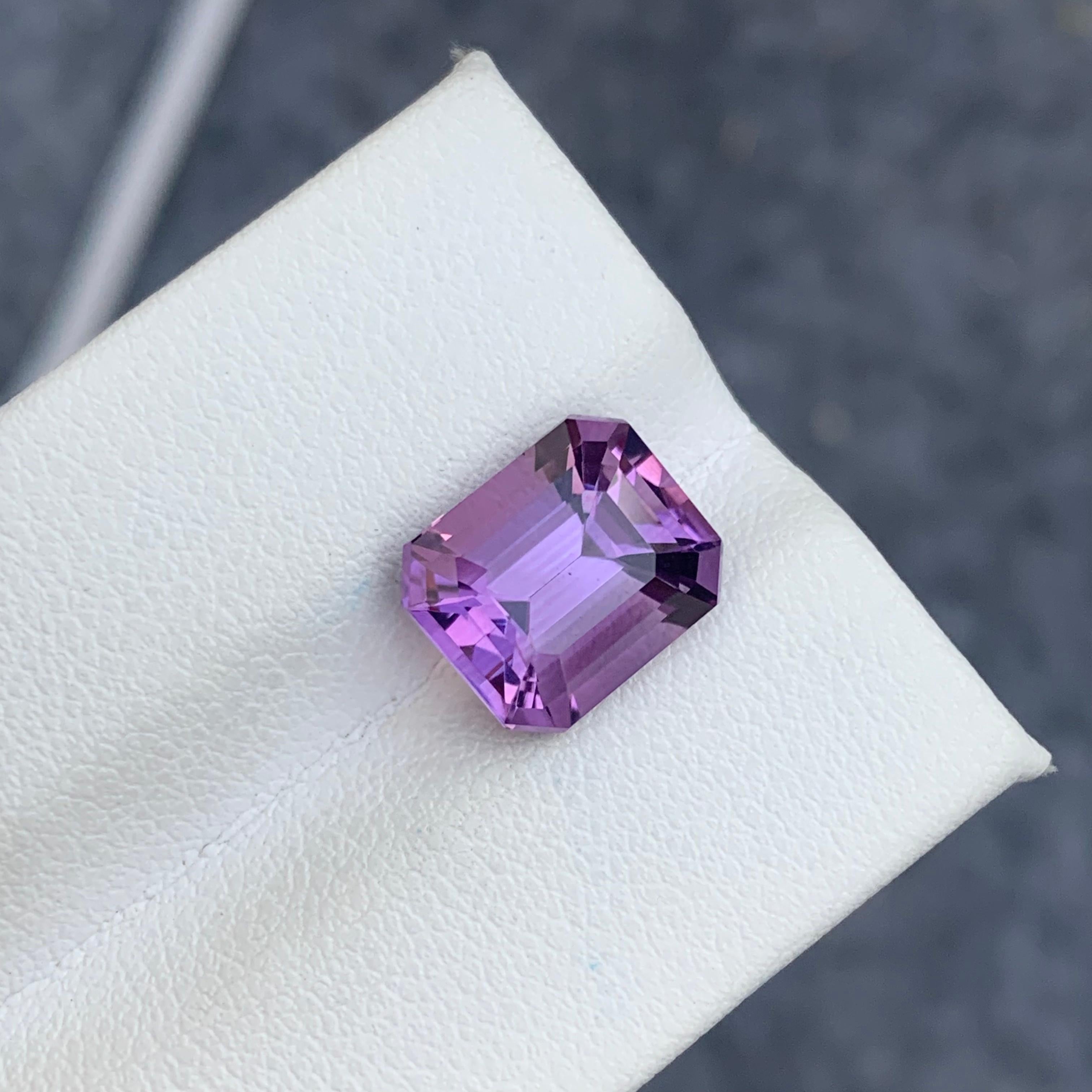 Women's or Men's 4.0 Carat Natural Faceted Purple Amethyst Emerald Cut From Brazil Mine