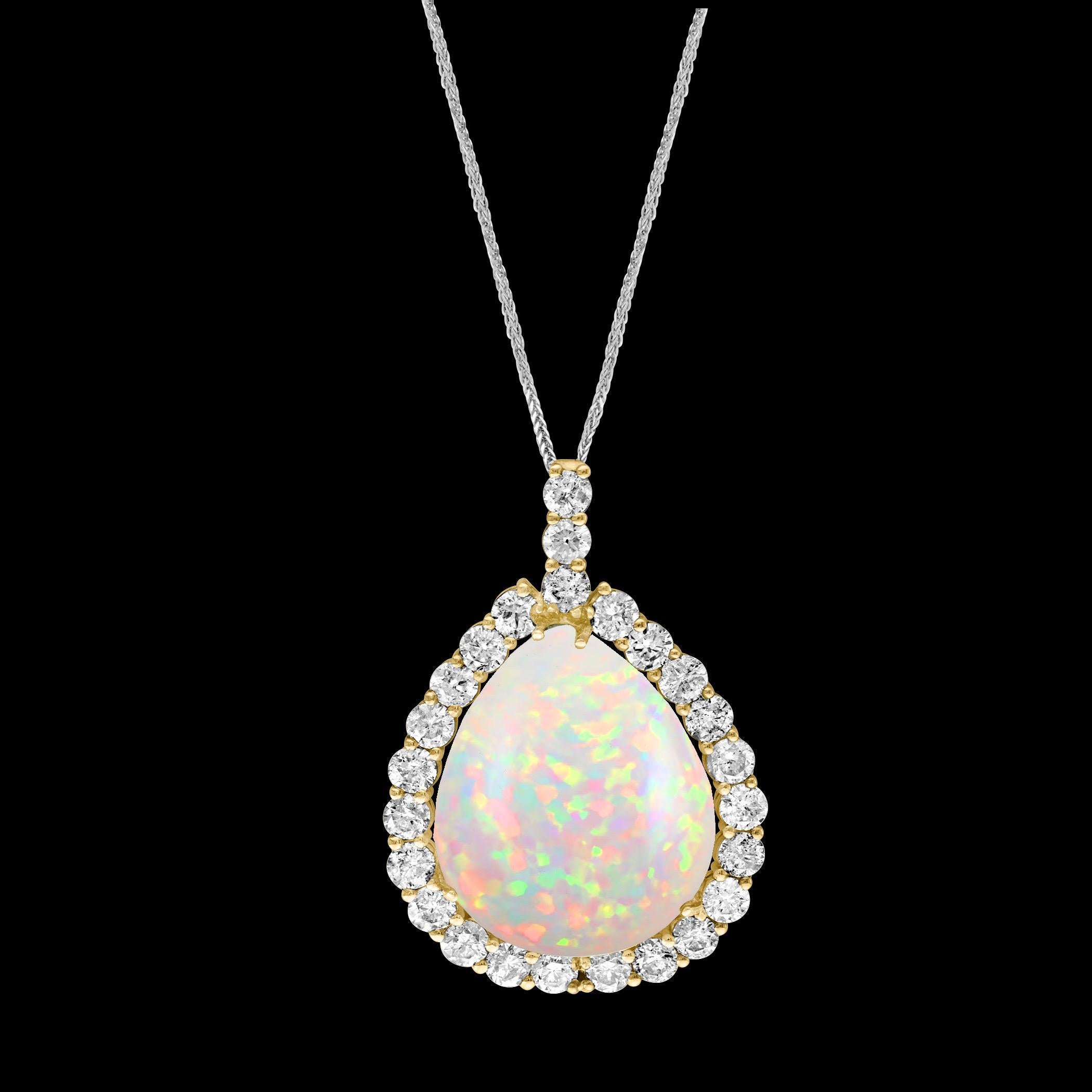 Taille poire Pendentif/collier en or jaune 14 carats, opale éthiopienne poire de 40 carats et diamants de 8 carats en vente