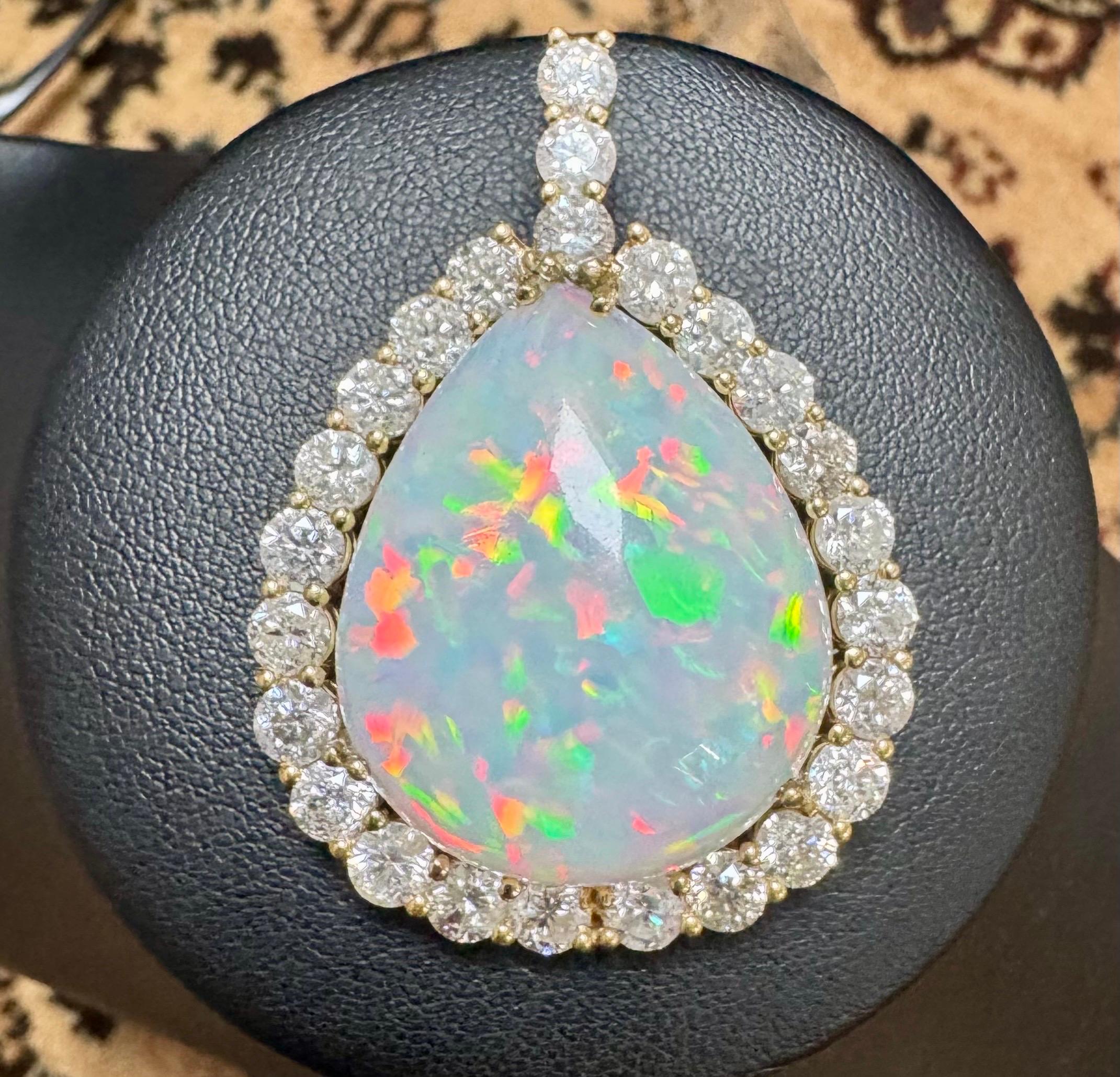 Pendentif/collier en or jaune 14 carats, opale éthiopienne poire de 40 carats et diamants de 8 carats en vente 1