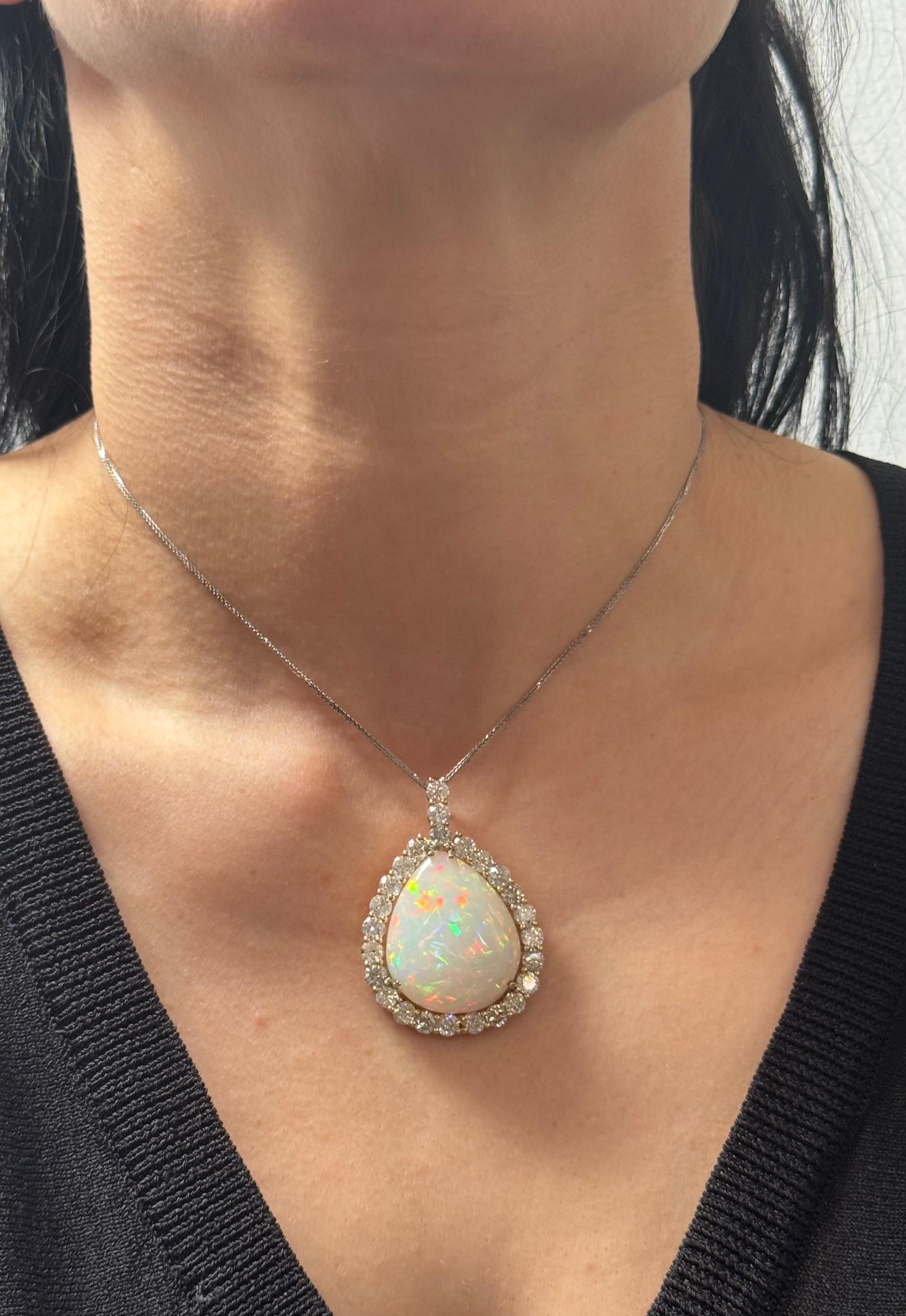 Pendentif/collier en or jaune 14 carats, opale éthiopienne poire de 40 carats et diamants de 8 carats en vente 2