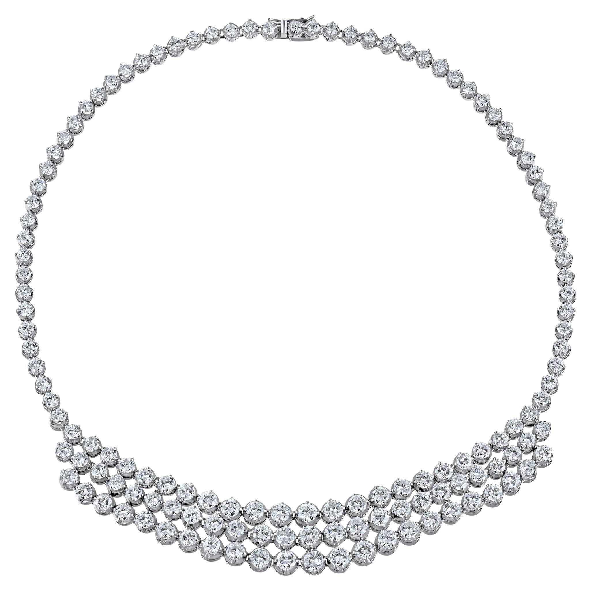 Collier lustre à 3 rangées de diamants ronds brillants de 40 carats en platine
