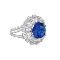Sunita Nahata Tansanit 4.00ct. Fancy Ring aus 18 Karat Weißgold mit weißem Diamant