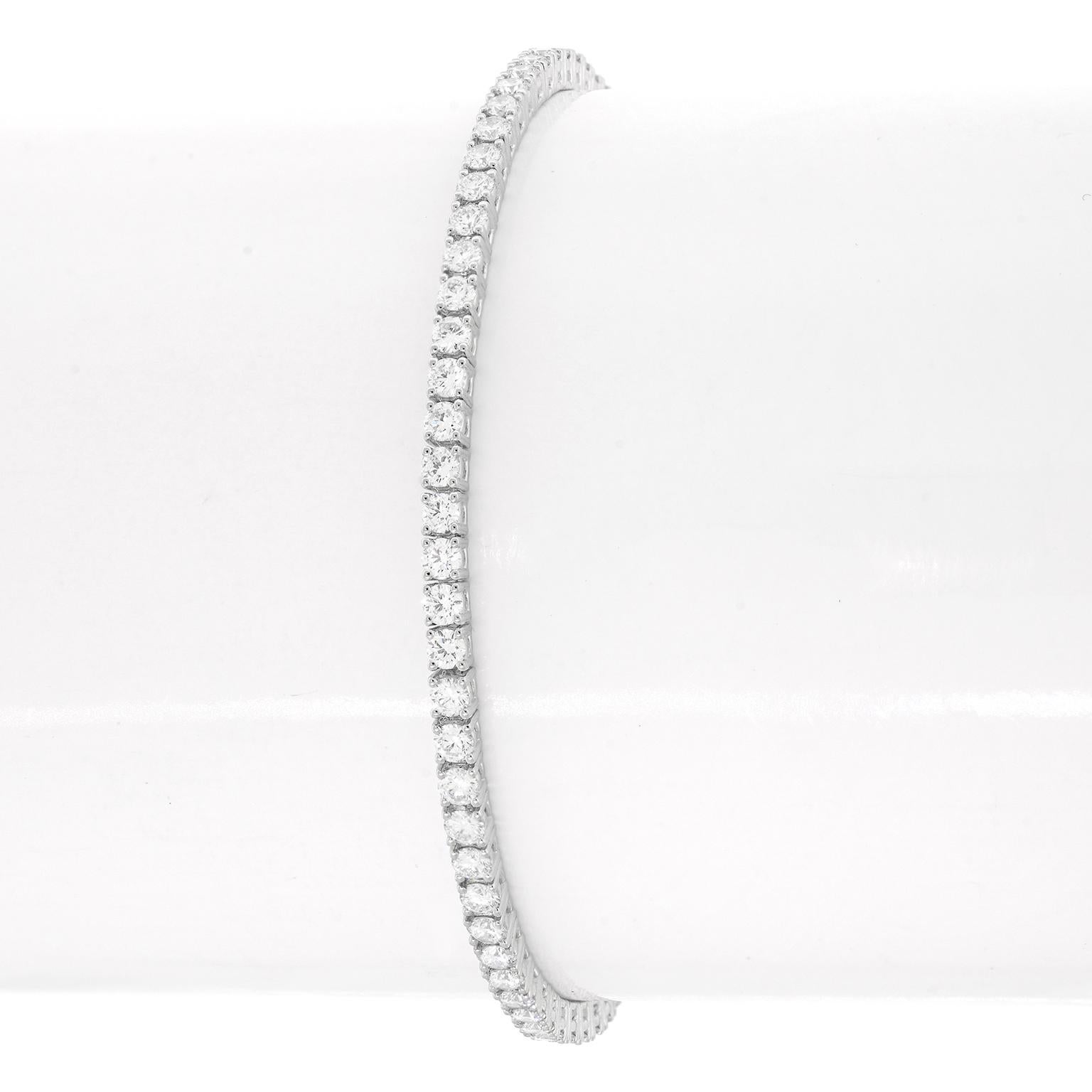 Round Cut 4.0 carats Diamond Line Bracelet For Sale