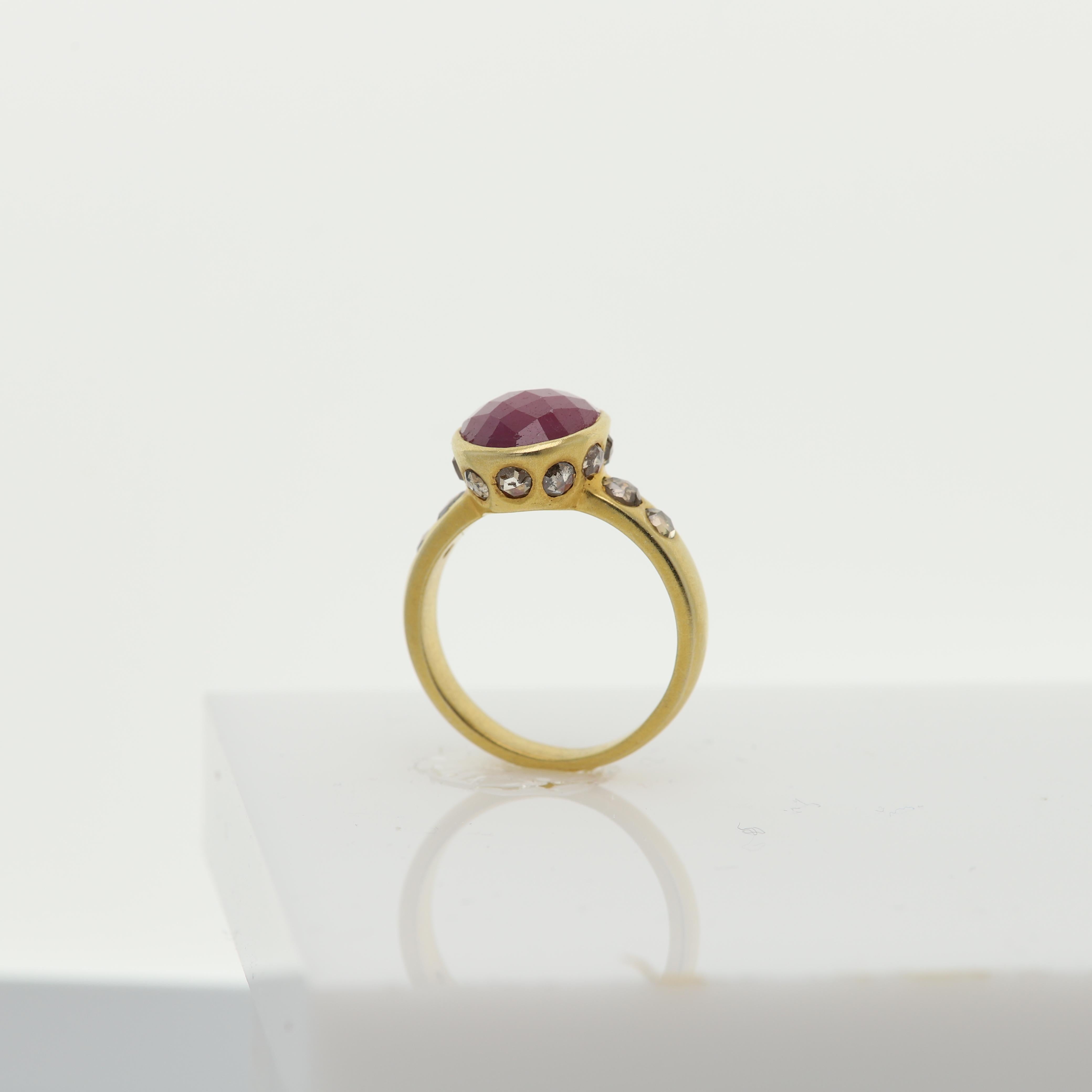 4.0 Ct Ruby Vintage Ring 18k Yellow Gold Oval Ruby & Old Cut Diamonds Ring For Sale 2