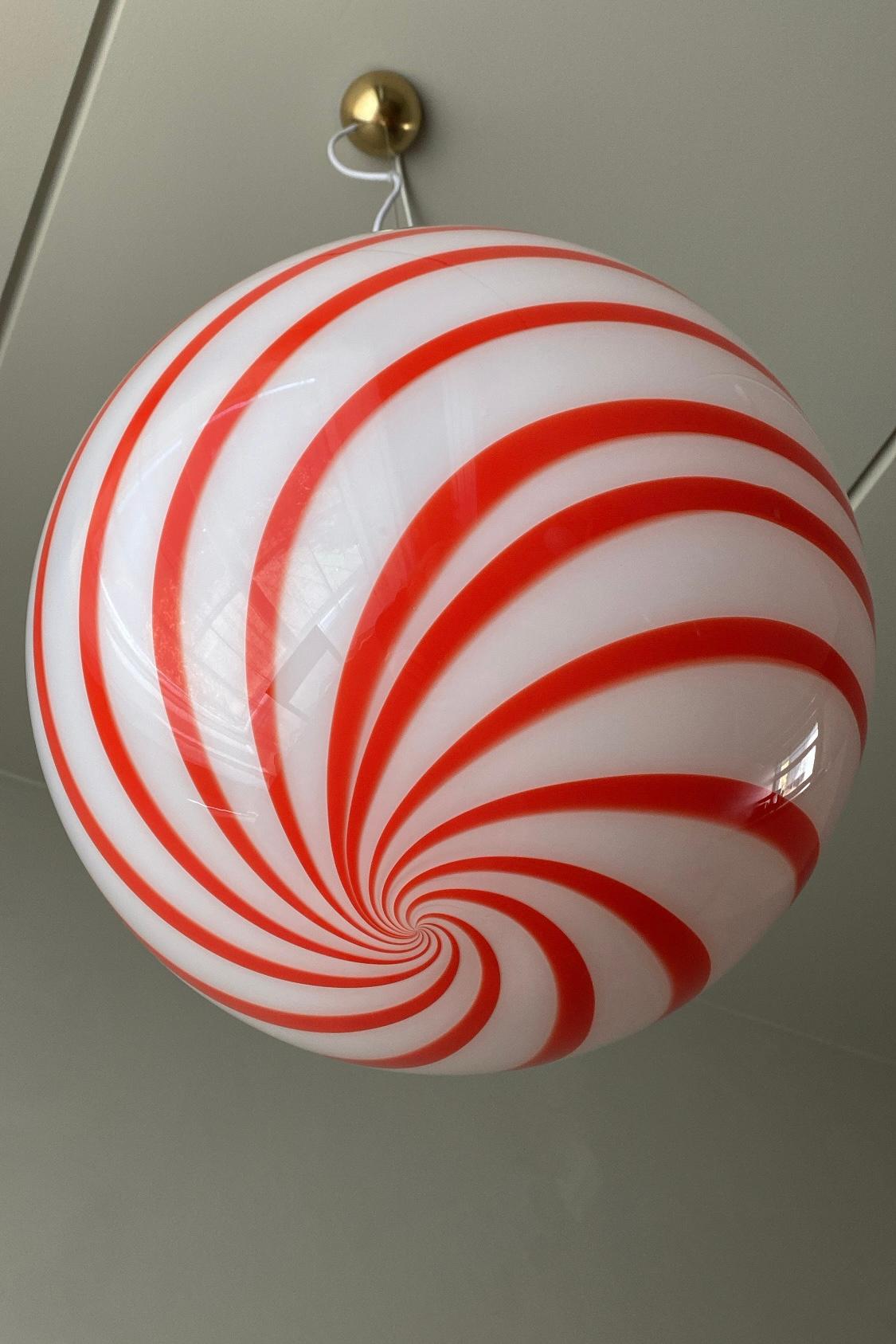 Contemporary Ø40 Large Murano Candy pendant red / white swirl glass, mouth blown in Italy  For Sale