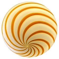 Ø40 Colgante caramelo grande de Murano vidrio remolino amarillo / blanco, soplado a boca en Italia 