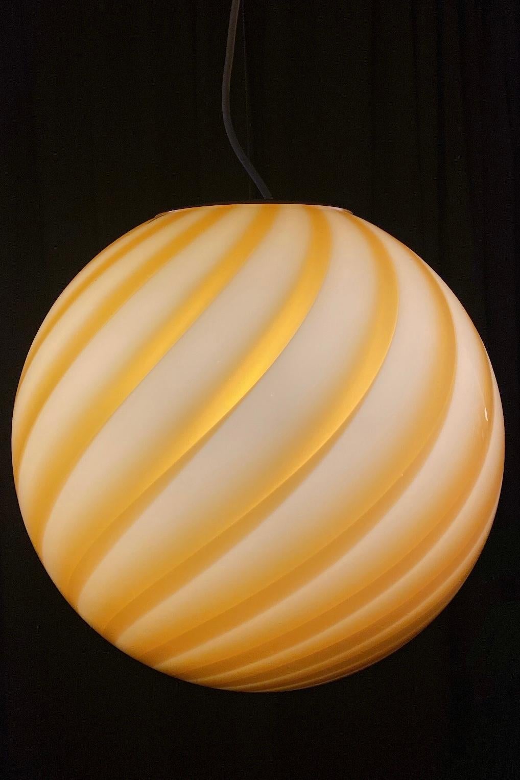 Ø40 Large Murano pendant orange amber swirl glass, mouth blown in Italy  In New Condition For Sale In Copenhagen, DK