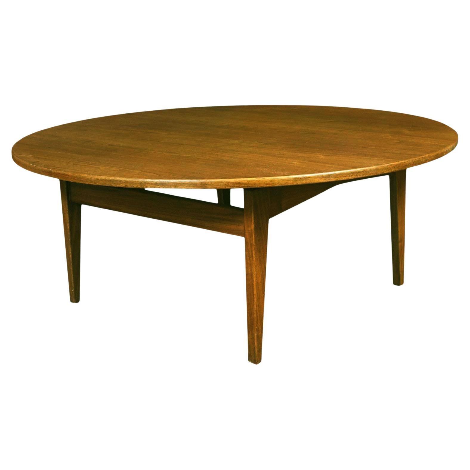 Table basse en noyer Jens Risom du milieu du siècle 