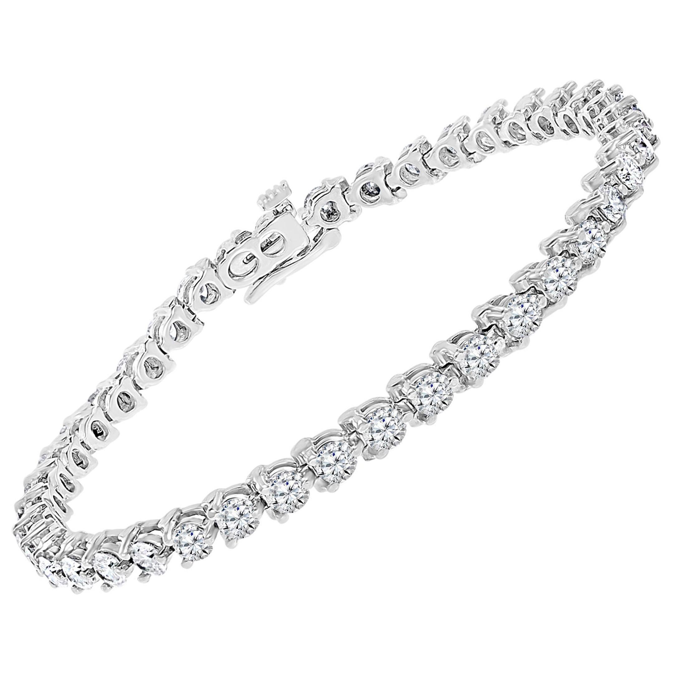 Bracelet tennis de 40 diamants ronds de 14 à 15 pointes chacun en or blanc 14 carats de 5,5 carats en vente