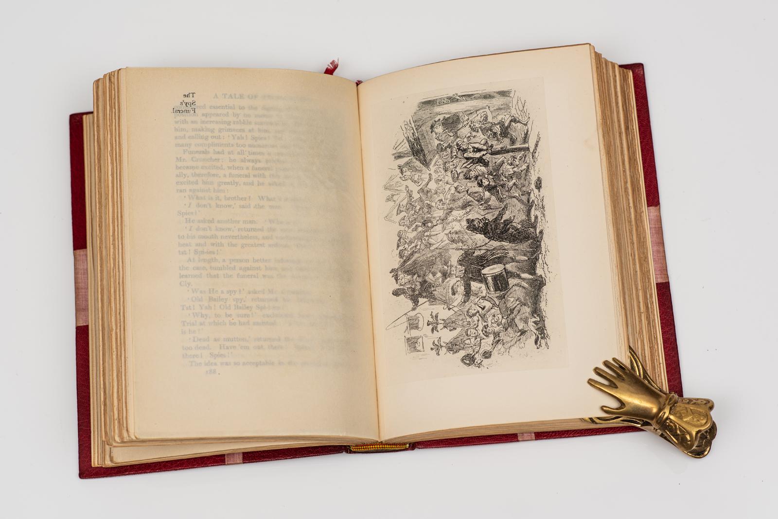 40 Vol. Charles Dickens, Les œuvres de Charles Dickens. Édition nationale. Édition limitée à 750 exemplaires. Relié par Harcourt. Frontispice illustré. Illustrations au fil des pages. Pages de garde marbrées. 3/4 cuir rouge du Maroc, planches de