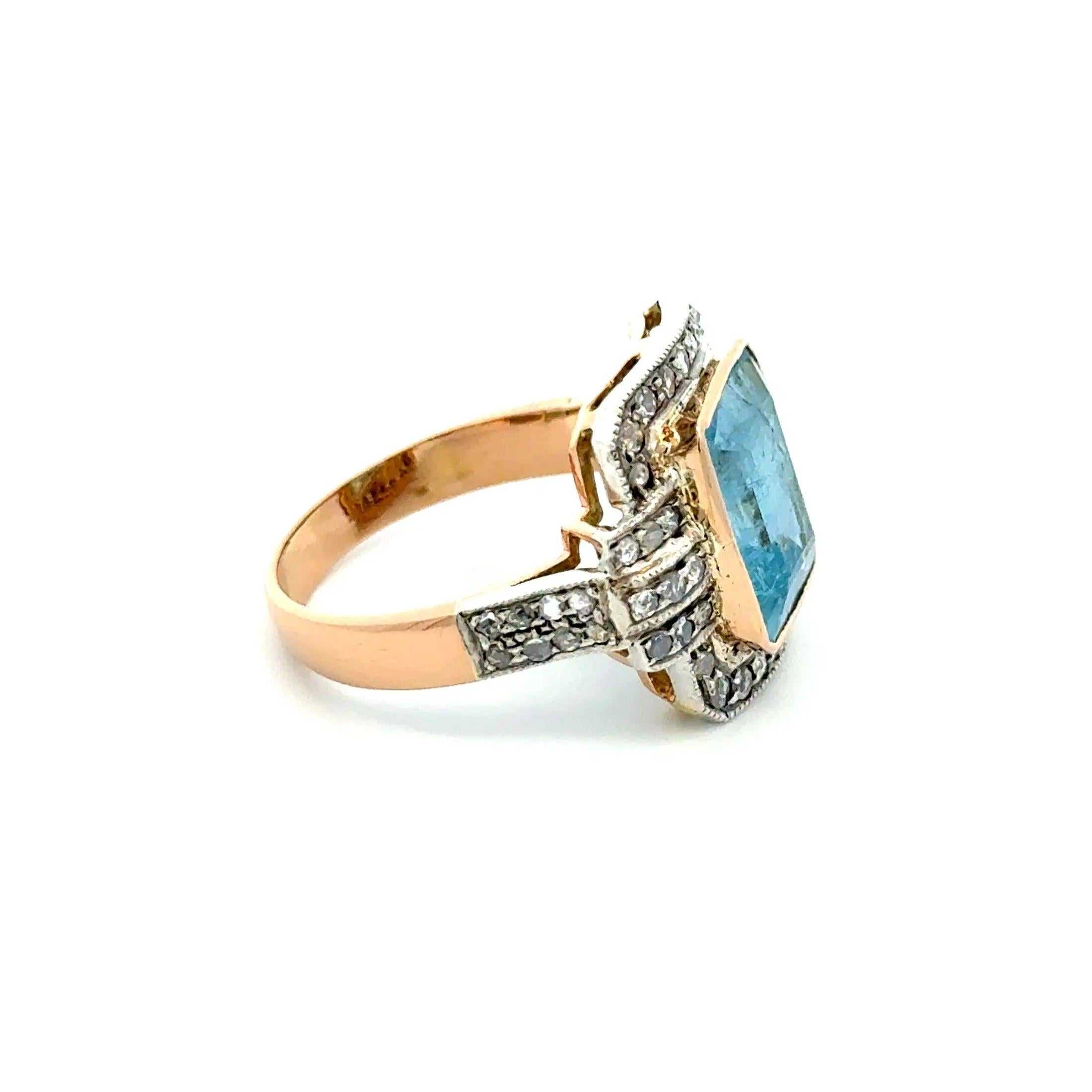 De las mujeres 4.00 Carat Aquamarine and Diamond Gold Vintage Ring en venta