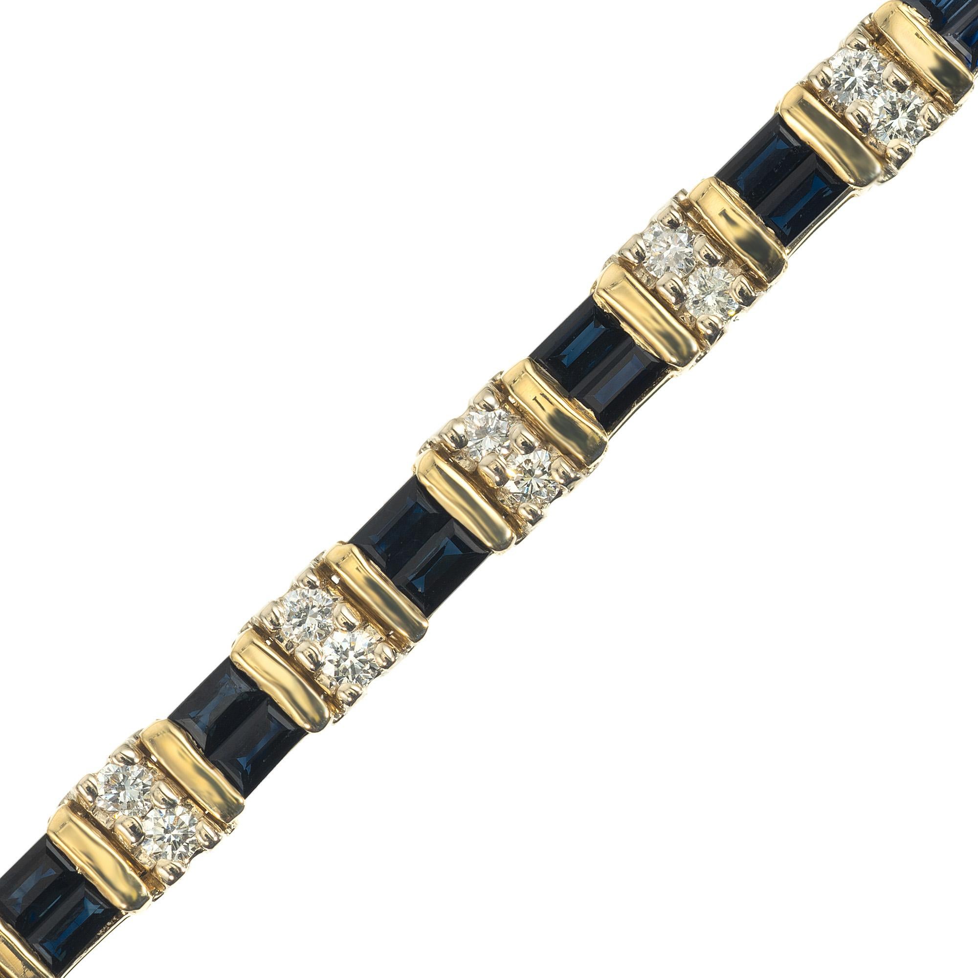4.00 Carat Baguette Sapphire Round Diamond Two Tone Gold Link Bracelet Pour femmes en vente