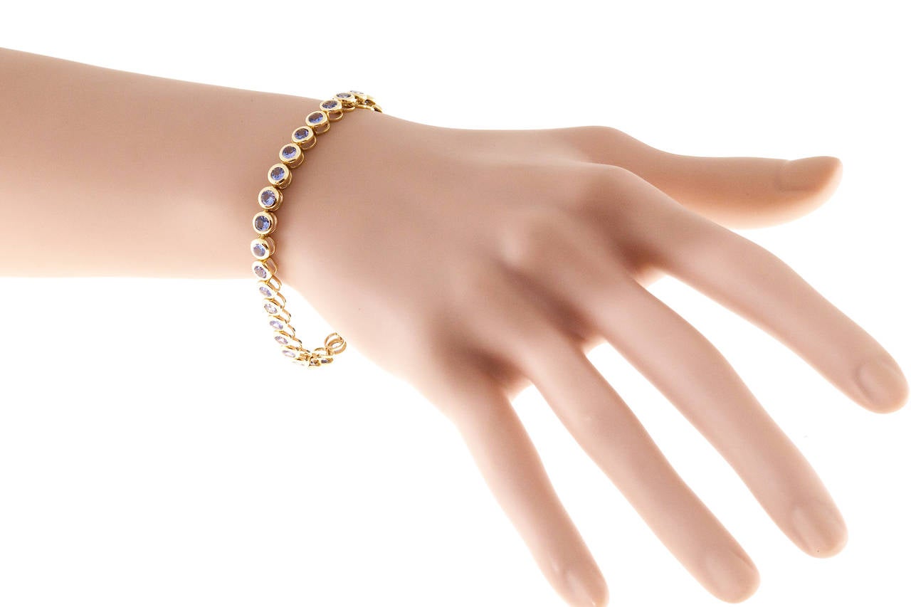 De las mujeres 4.00 Carat Bezel Set Round Tanzanite Gold Bracelet en venta