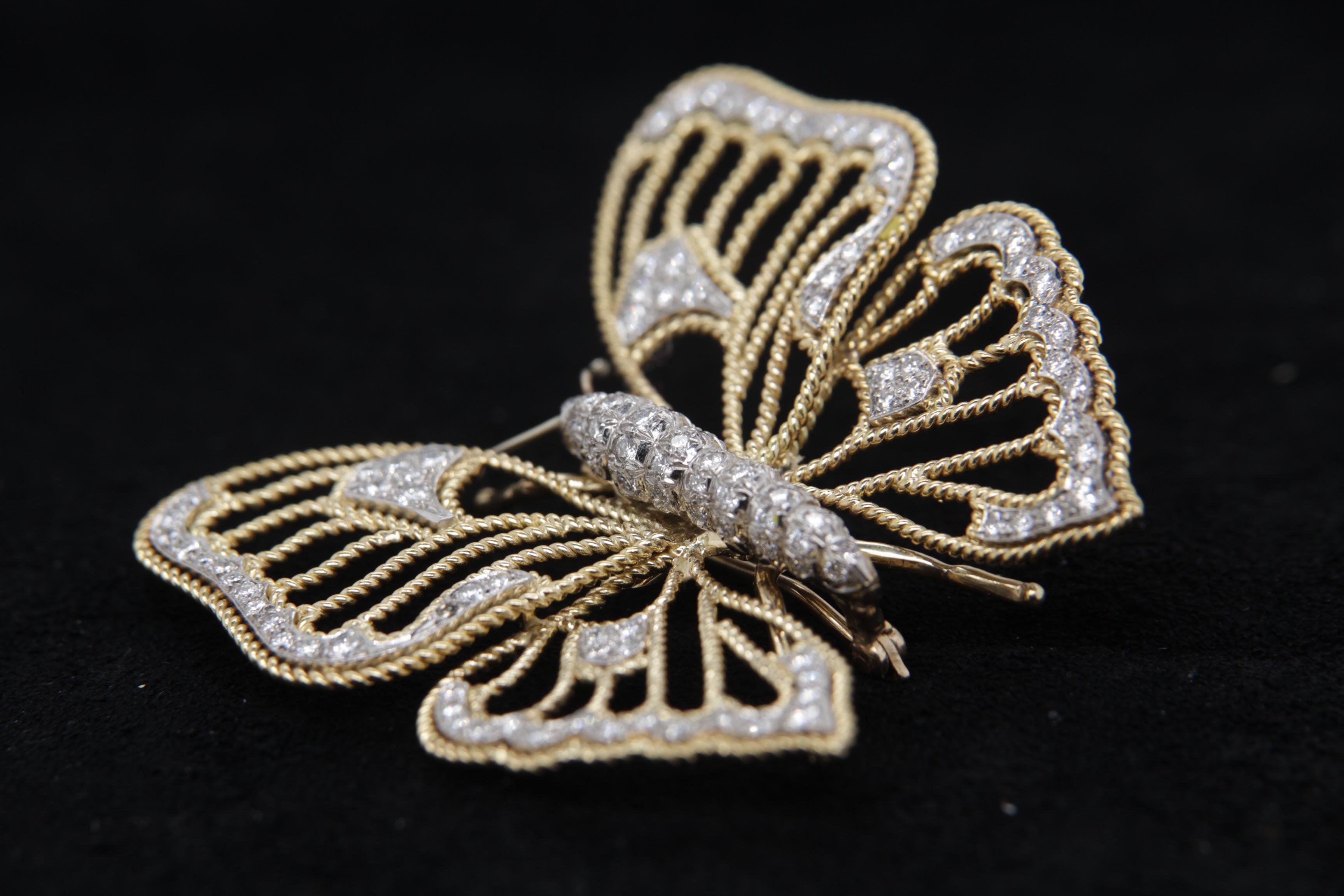 4.00 Carat Butterfly Diamond Brooch in 18 Karat Gold In New Condition For Sale In Bangkok, TH