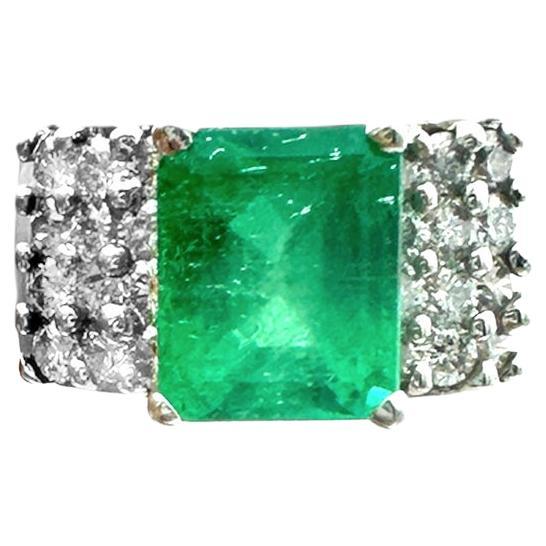 4.00 Carat Colombian Emerald and Diamond Ring 18kt. White Gold VS Quality For Sale