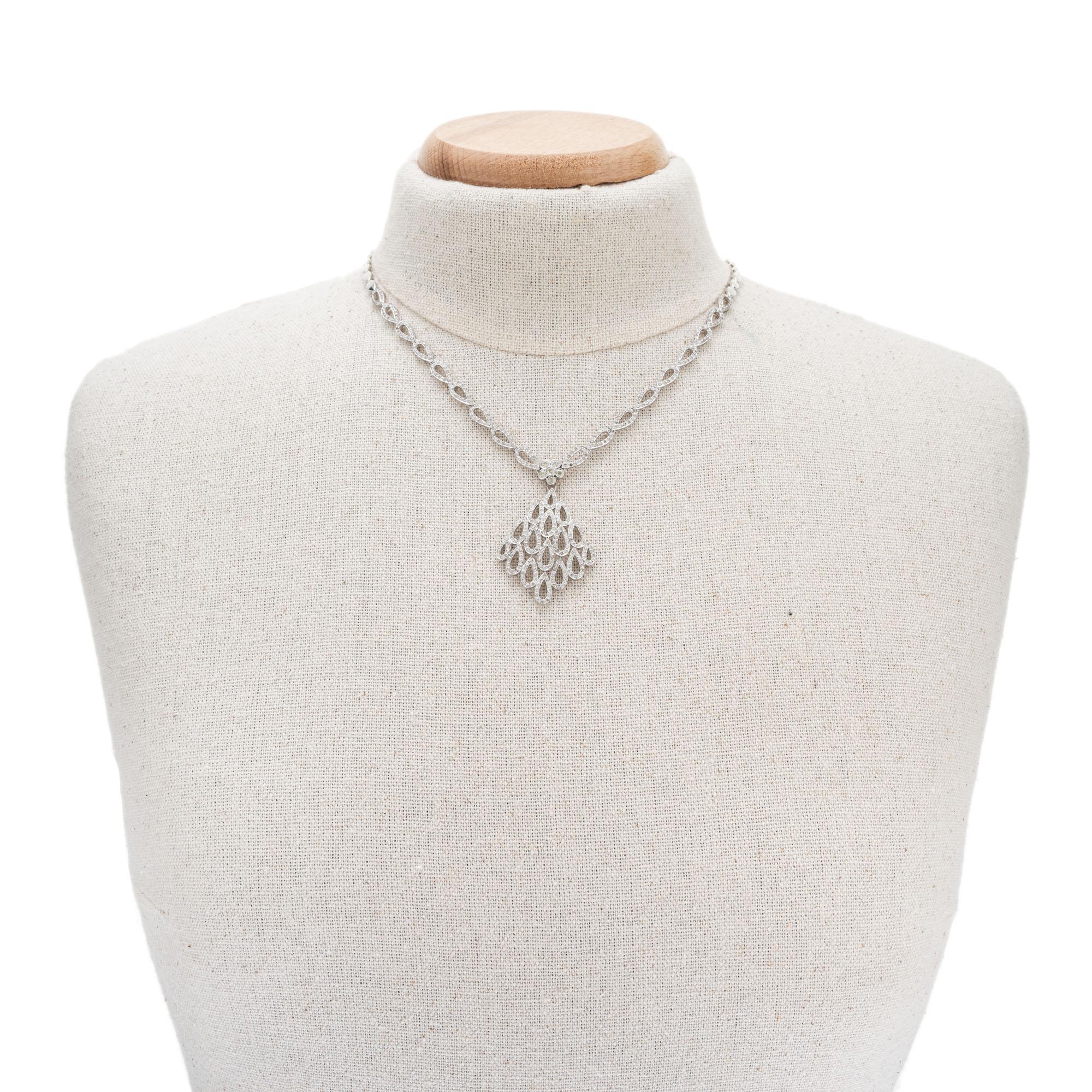 4.00 Carat Diamond White Gold Tear Drop Link Pendant Necklace For Sale 2