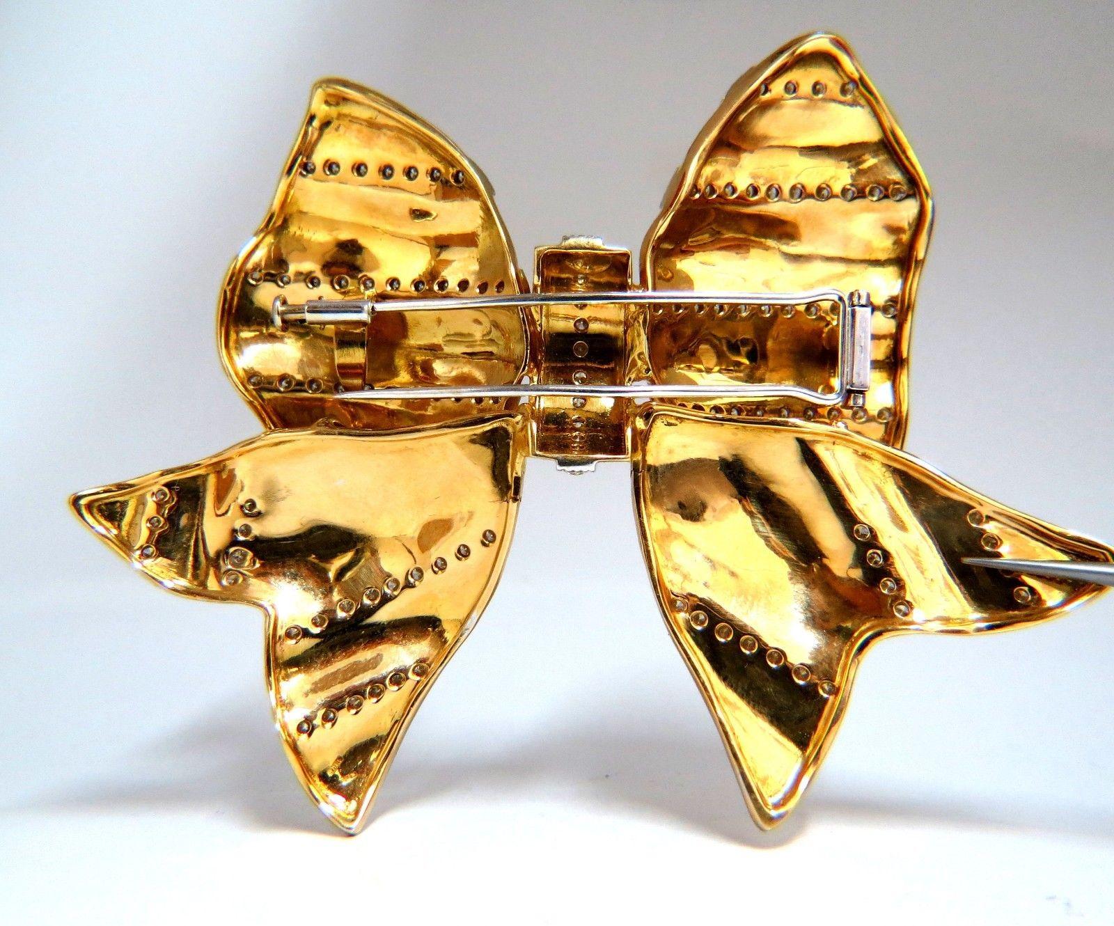 4.00 Carat Diamonds Large Sized Ribbon Pin 3D In Excellent Condition For Sale In New York, NY