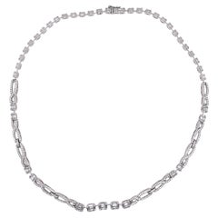 Collier d'illusion à grappes de diamants taille émeraude de 4,00 carats