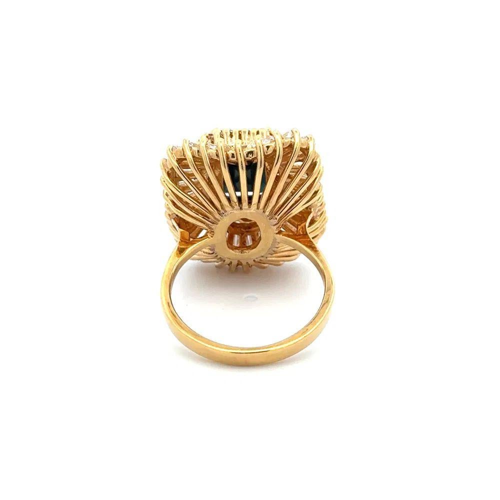 4.00 Carat Emerald-Cut Sapphire and Diamond Gold Statement Cocktail Ring In Excellent Condition For Sale In Montreal, QC