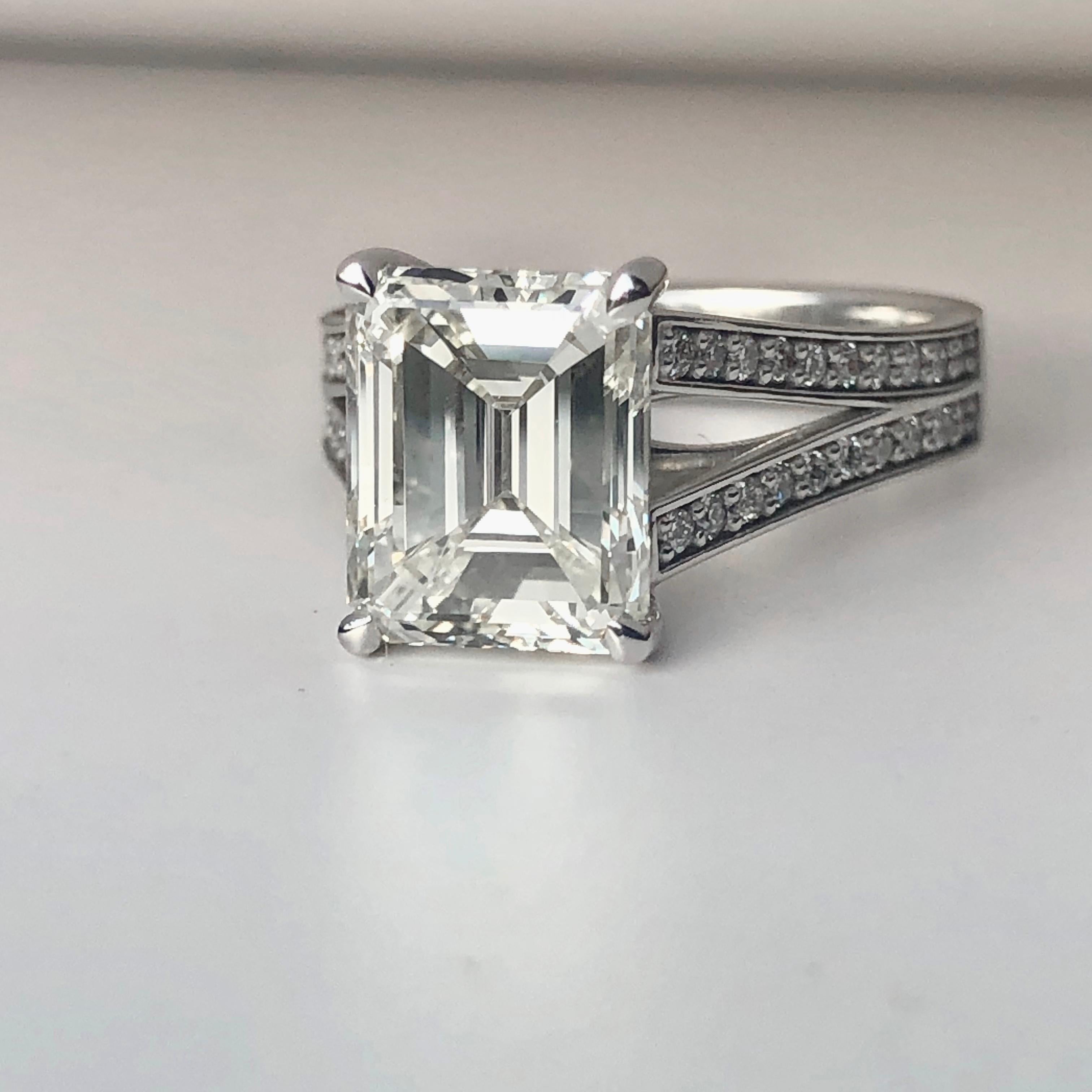 Modern 4.00 Carat Emerald Cut White Diamond Engagement Ring J VS Certificated 18 Karat