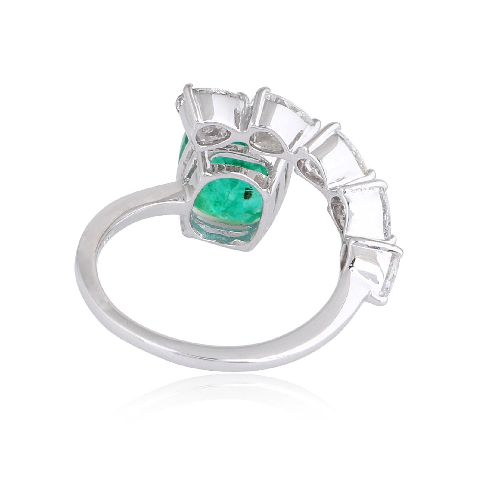 Mixed Cut 4.00 Carat Emerald Diamond 14 Karat Gold Ring For Sale