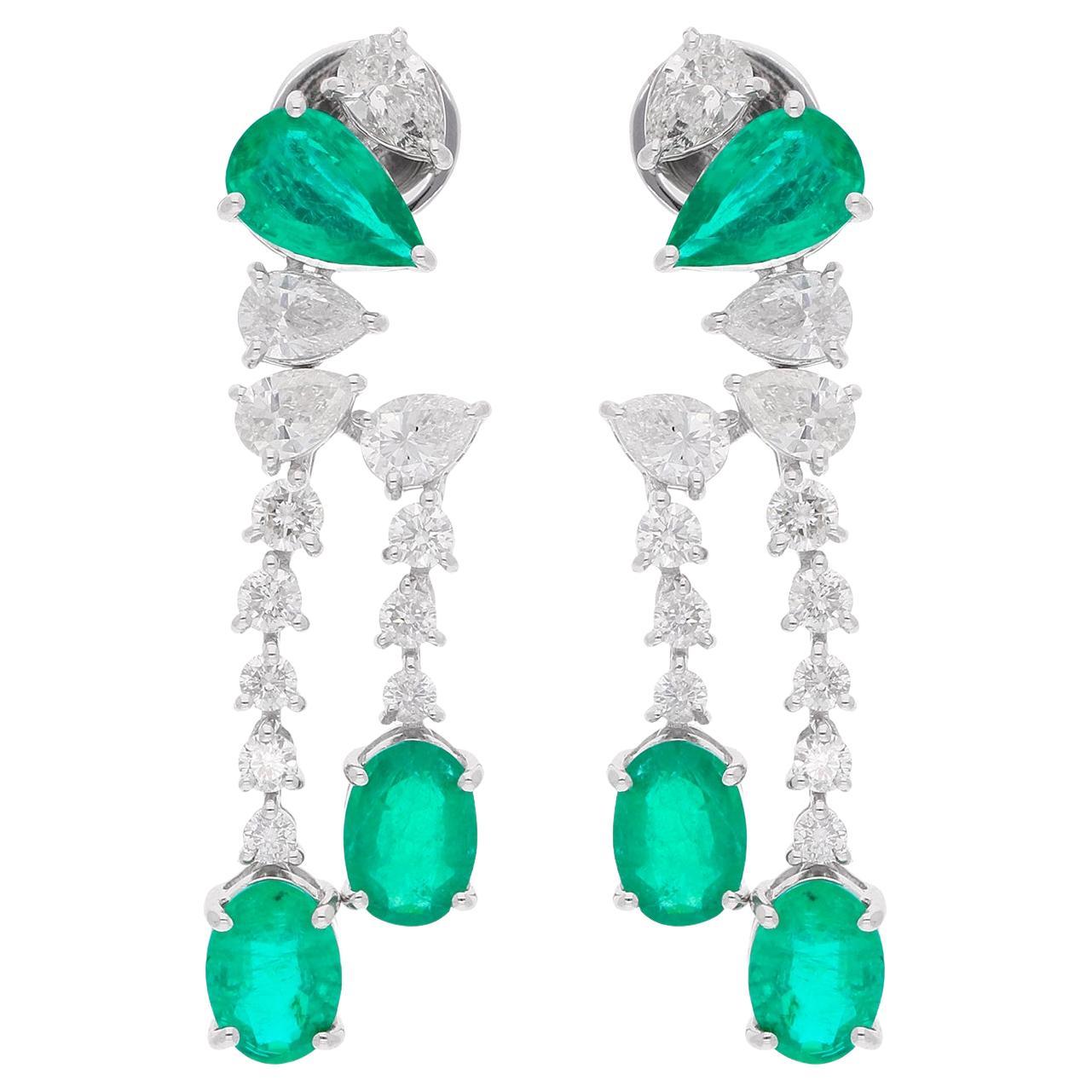 Pendientes colgantes de esmeralda de 4,00 quilates Diamante de 2,14 quilates Oro blanco de 18 quilates en venta