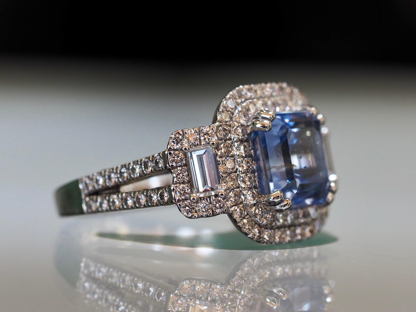 Women's or Men's 4.00 Carat GIA Sapphire Platinum Diamond Ring For Sale