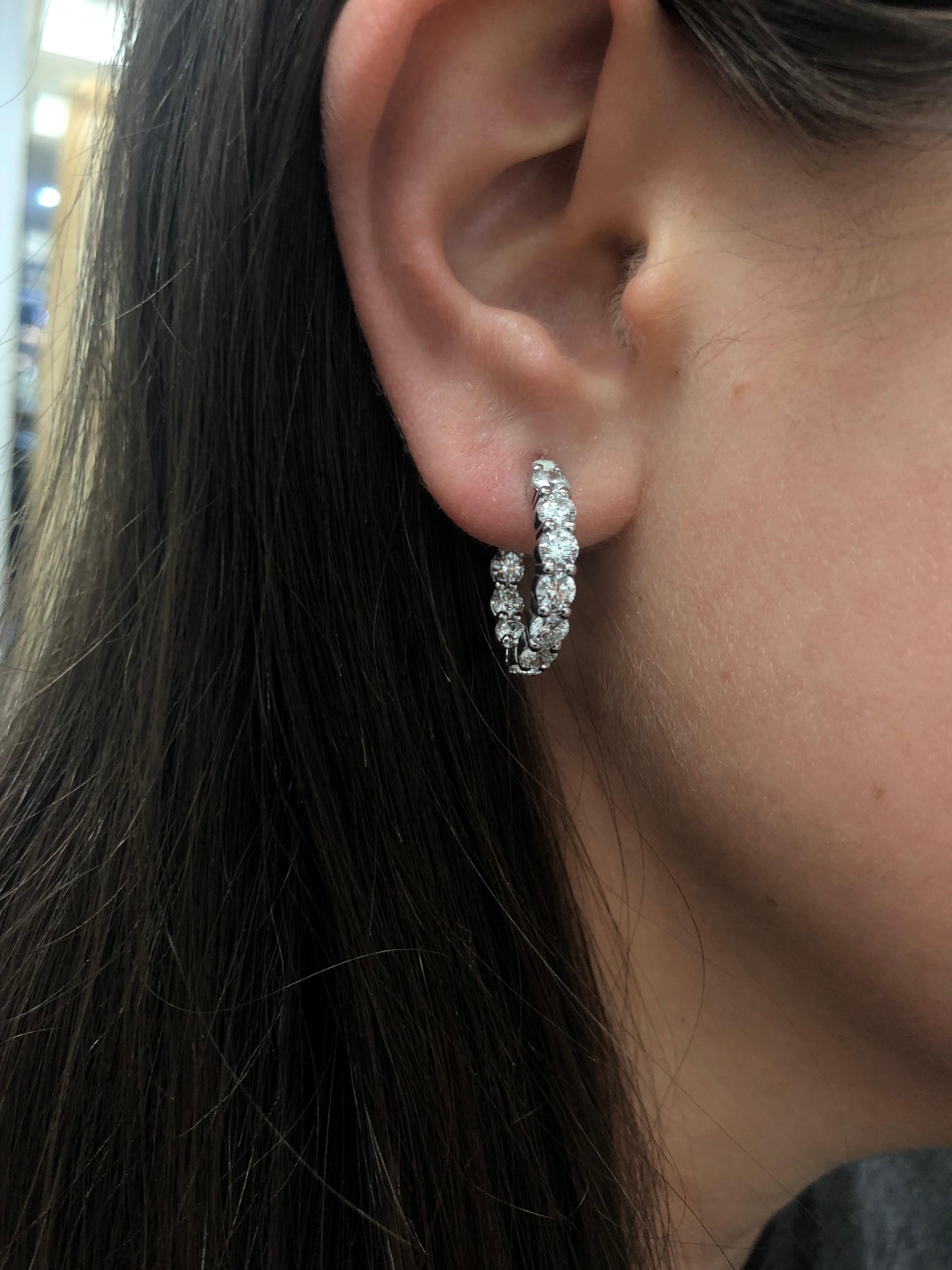 4.00 Carat Inside Out Diamond Hoop Earrings, 0.20 Carat Each In New Condition In New York, NY